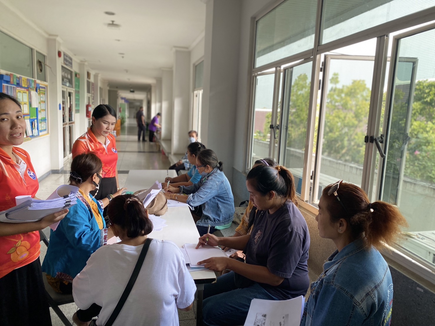 …พช.นครนายก ทำสัญญากู้ยืมเงินกองทุนพัฒนาบทบาทสตรีให้กับกลุ่มสตรีที่ได้รับอนุมัติโครงการฯ เงินทุนหมุนเวียน (เงินกู้)