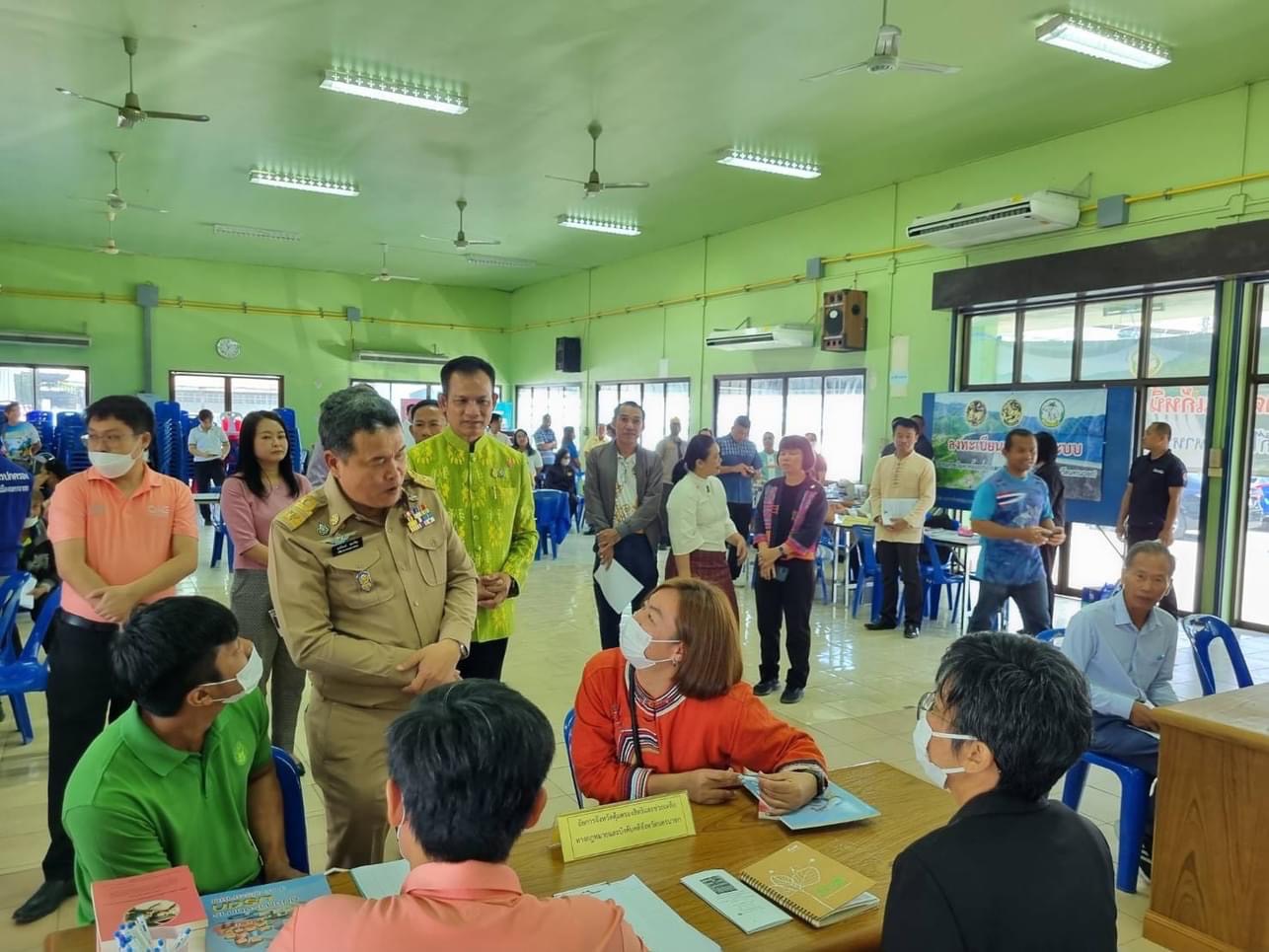 …พช.นครนายก ร่วม Kick Off “ตลาดนัดแก้หนี้” เปิดพื้นที่ให้ลูกหนี้-เจ้าหนี้-สถาบันการเงิน ไกล่เกลี่ย เจรจา แก้ปัญหาหนี้นอกระบบ