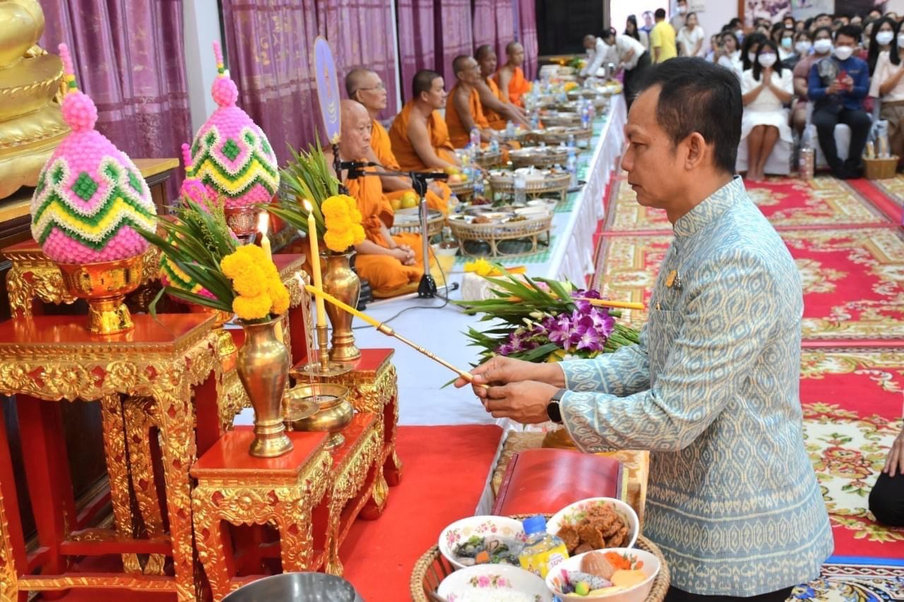 …พช.นครนายก ร่วมหิ้วปิ่นโตเข้าวัด ศรัทธาอิ่มบุญ เกื้อหนุนพระศาสนา รักษาสิ่งแวดล้อม