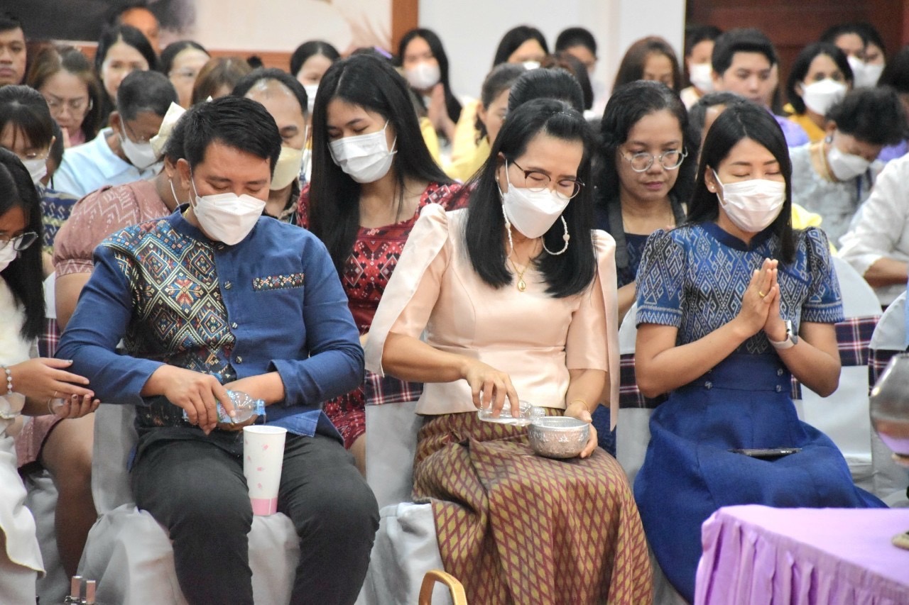 …พช.นครนายก ร่วมหิ้วปิ่นโตเข้าวัด ศรัทธาอิ่มบุญ เกื้อหนุนพระศาสนา รักษาสิ่งแวดล้อม