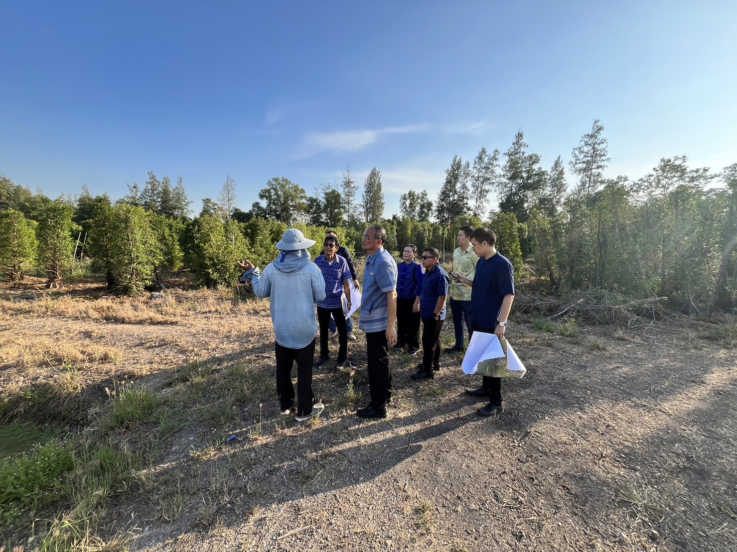 … พช.นครนายก ร่วมสำรวจพื้นที่โครงการพัฒนาแหล่งน้ำ (แก้มลิง) แบบอารยเกษตร ตามแนวพระราชดำริ