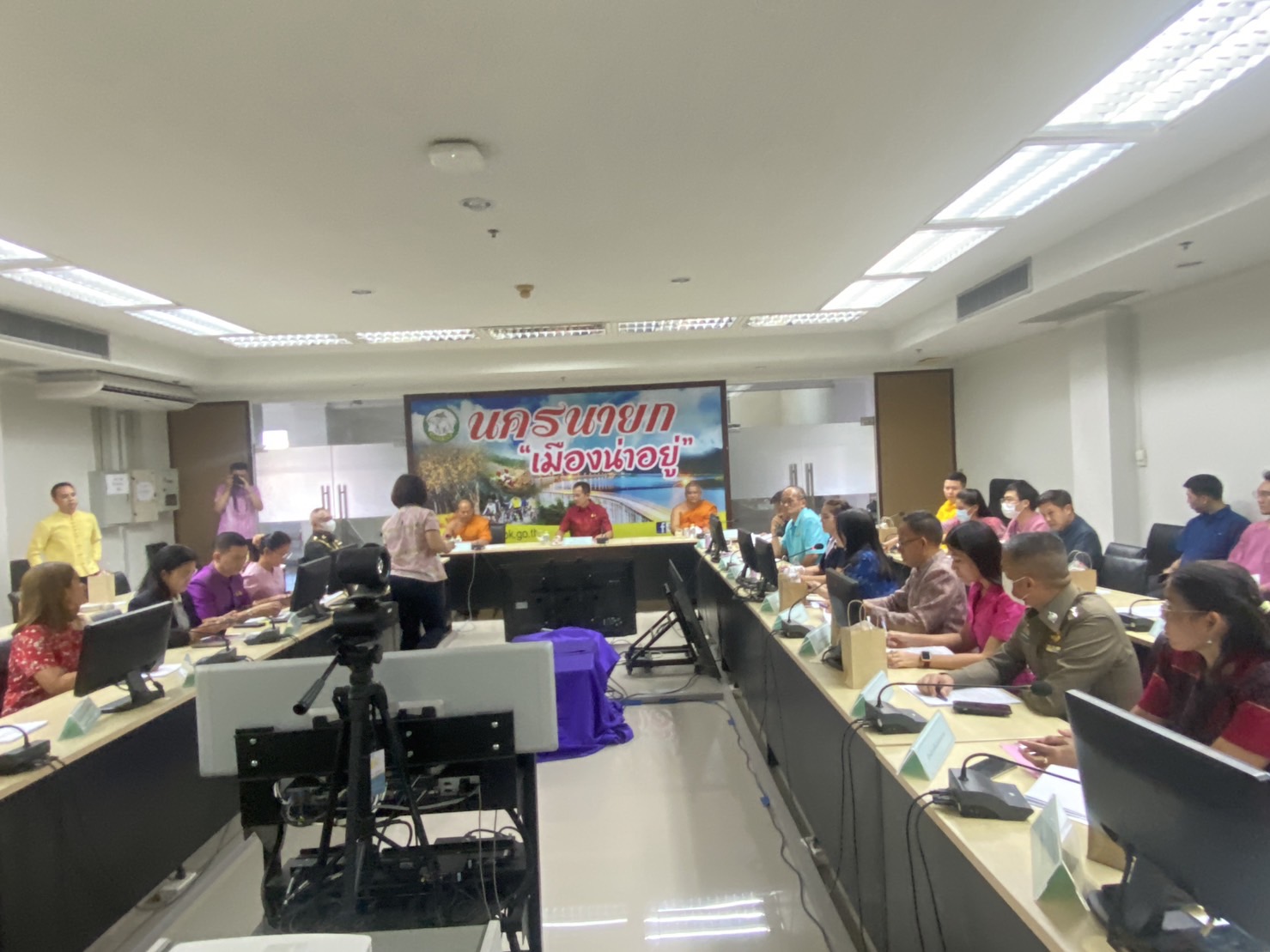 …พช. นครนายก ร่วมประชุมคณะกรรมการขับเคลื่อนโครงการเฉลิมพระเกียรติพระบาทสมเด็จพระเจ้าอยู่หัว เนื่องในโอกาสมหามงคลเฉลิมพระชนมพรรษา 6 รอบ 28 กรกฎาคม 2567 จังหวัดนครนายก ครั้งที่ 1/2567