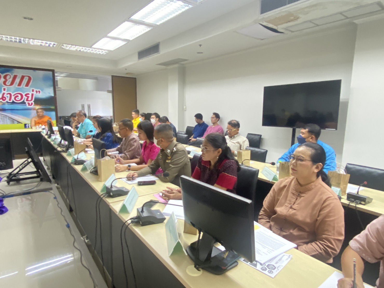 …พช. นครนายก ร่วมประชุมคณะกรรมการขับเคลื่อนโครงการเฉลิมพระเกียรติพระบาทสมเด็จพระเจ้าอยู่หัว เนื่องในโอกาสมหามงคลเฉลิมพระชนมพรรษา 6 รอบ 28 กรกฎาคม 2567 จังหวัดนครนายก ครั้งที่ 1/2567