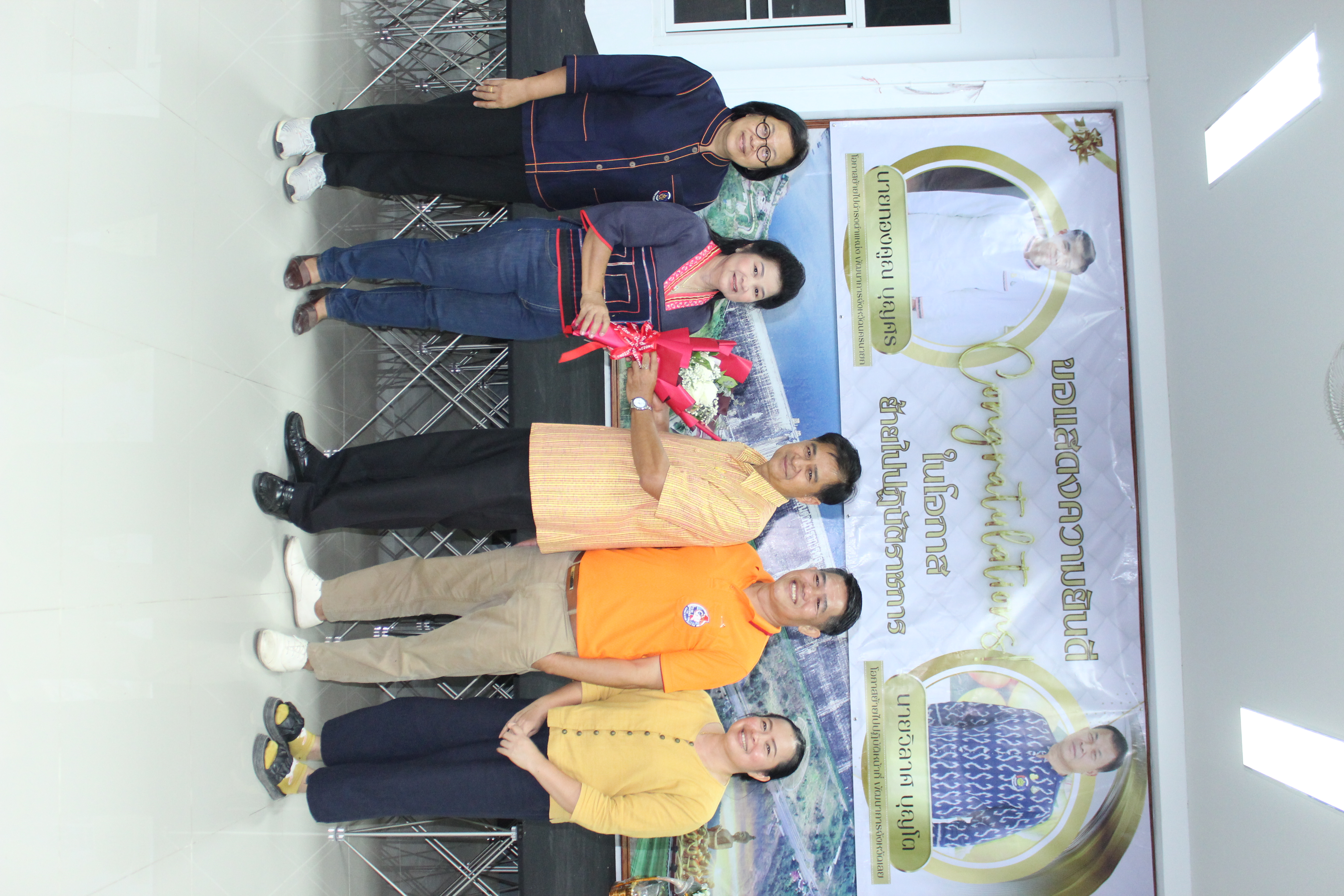 …พช.นครนายก พร้อมศูนย์ศึกษาและพัฒนาชุมชนนครนายกร่วมแสดงความยินดีข้าราชการย้ายไปปฏิบัติราชการ