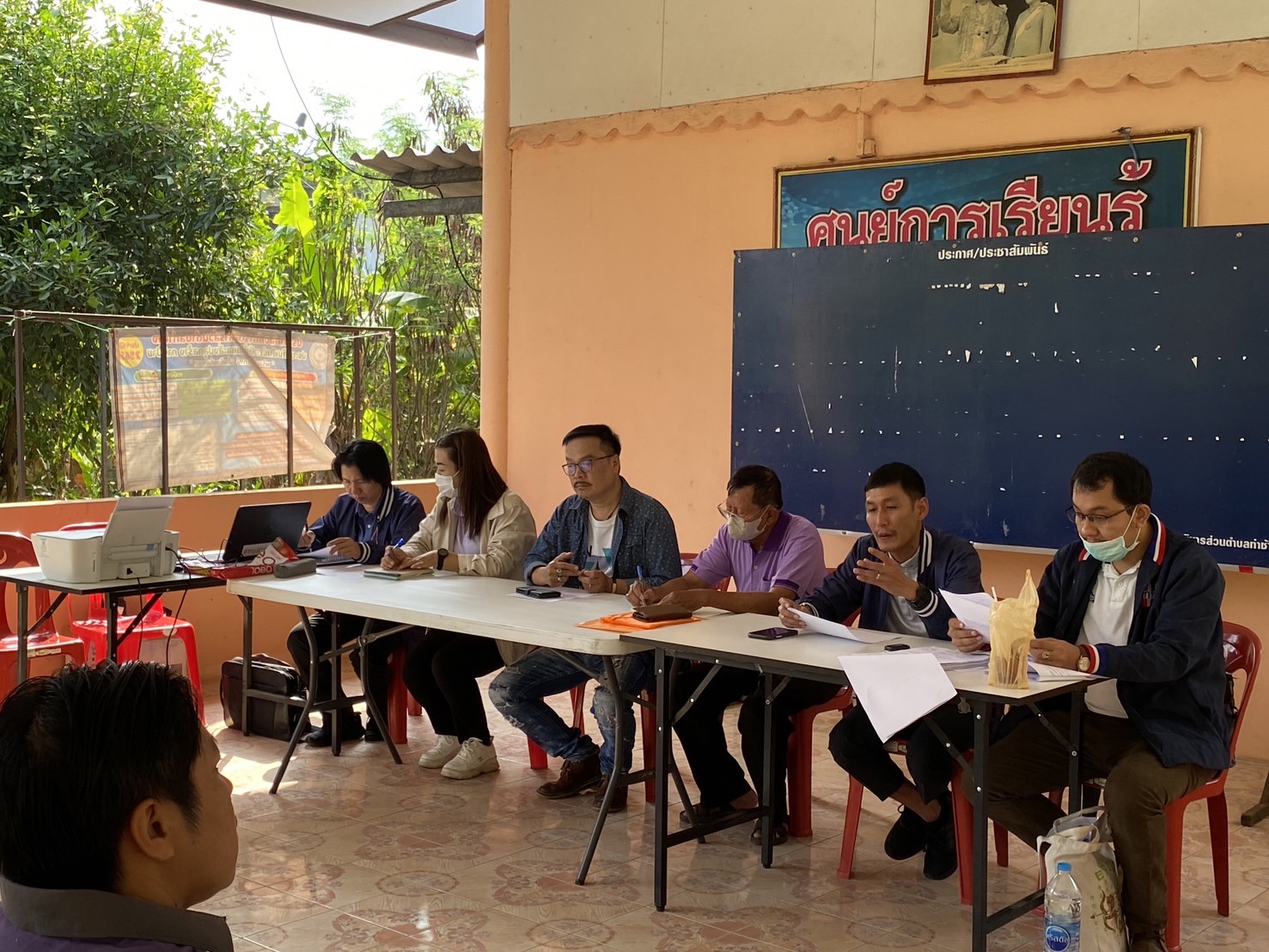 …พช.นครนายก ในฐานะเลขาอนุกรรมการติดตามและสนับสนุนการดำเนินงานกองทุนหมู่บ้านระดับจังหวัด ร่วมสังเกตการณ์ในเวทีการประชุมวิสามัญกองทุนหมู่บ้านบ้านบ่อนกลาง หมู่ 3 ตำบลท่าช้าง อำเภอเมืองนครนายก จังหวัดนครนายก