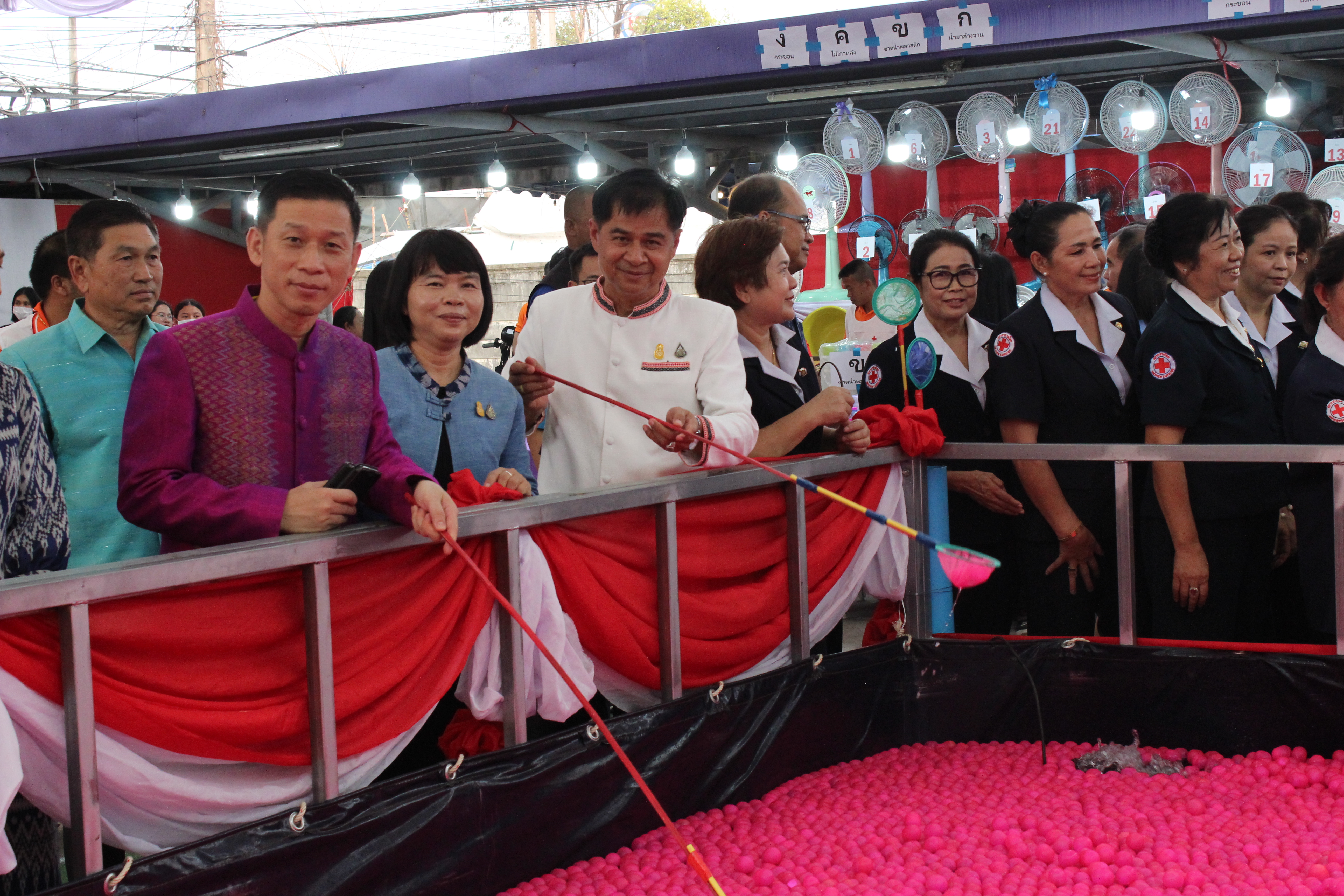 …พช.นครนายก ร่วมพิธีเปิดร้านมัจฉากาชาด ในงานของดีนครนายก มรดกธรรมชาติ ประจำปี พ.ศ. 2567