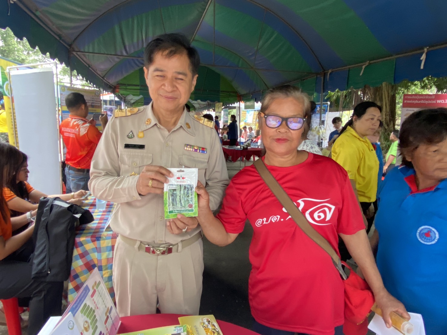 …พช.นครนายกร่วมโครงการ “หน่วยบำบัดทุกข์ บำรุงสุข สร้างรอยยิ้มและความปรองดองสมานฉันท์ให้ประชาชน จังหวัดนครนายก”