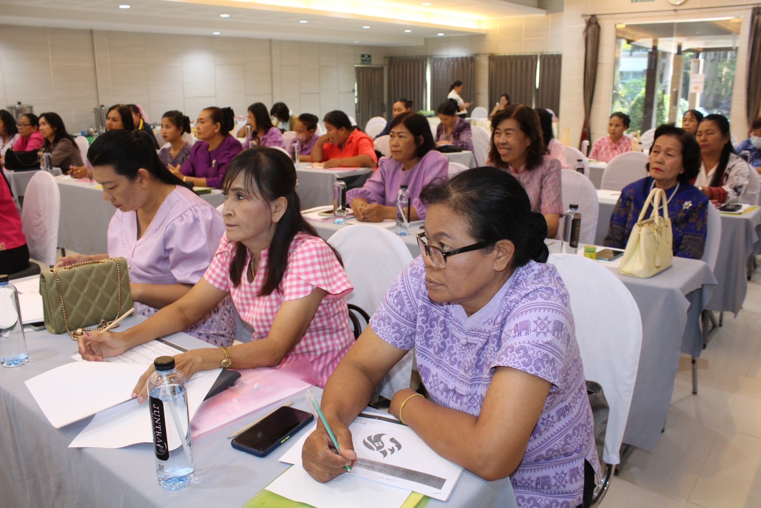 …พช.นครนายก ดำเนินโครงการเพิ่มประสิทธิภาพการปฏิบัติงานกองทุนพัฒนาบทบาทสตรีแก่กลไกการขับเคลื่อนกองทุนพัฒนาบทบาทสตรีระดับจังหวัด