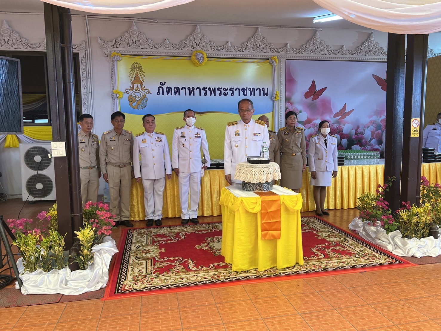 …พช.นครนายก ร่วมพิธีถวายภัตตาหารและเครื่องเขียนพระราชทานของพระบาทสมเด็จพระเจ้าอยู่หัว แด่พระภิกษุสามเณร ในการสอบบาลีสนามหลวง ครั้งที่ 1 ครั้งหลัง ปี พ.ศ. 2567