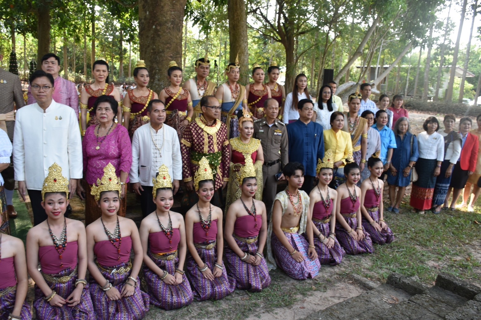 …พช.นครนายก ร่วมกิจกรรมสืบสานประเพณีและพิธีทำบุญเมืองโบราณดงละคร จังหวัดนครนายก ประจำปี พ.ศ. 2567