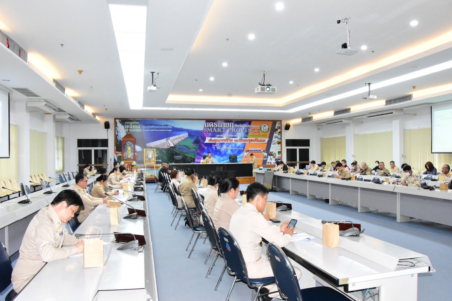 …พช.นครนายก ร่วมประชุมคณะกรรมการศูนย์อำนวยการป้องกันและปราบปรามยาเสพติดจังหวัดนครนายก (ศอ.ปส.จ.นย.)