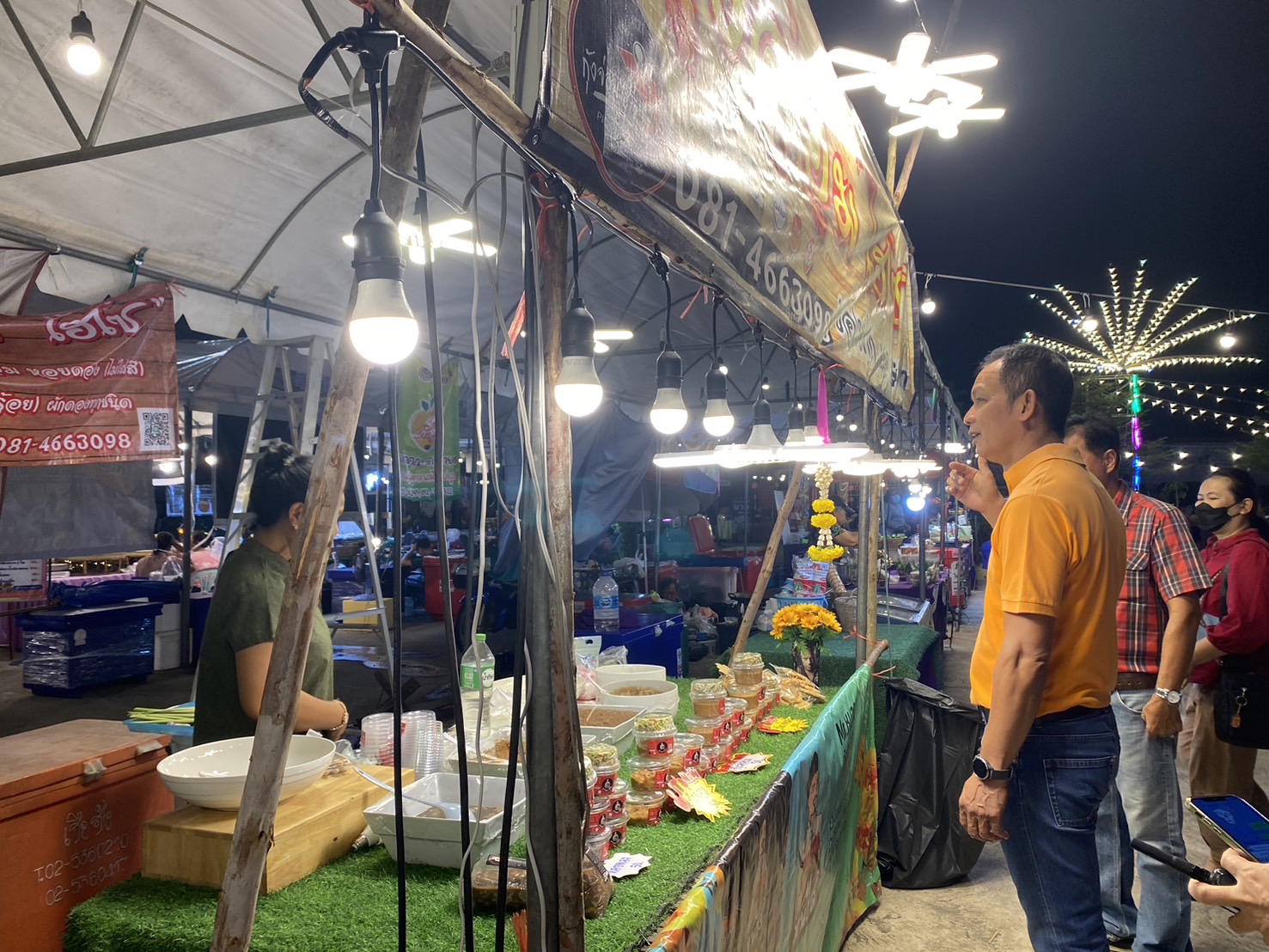 …พ่อเมืองนครนายก เยี่ยมชมและให้กำลังใจผู้ผลิต ผู้ประกอบการ OTOP