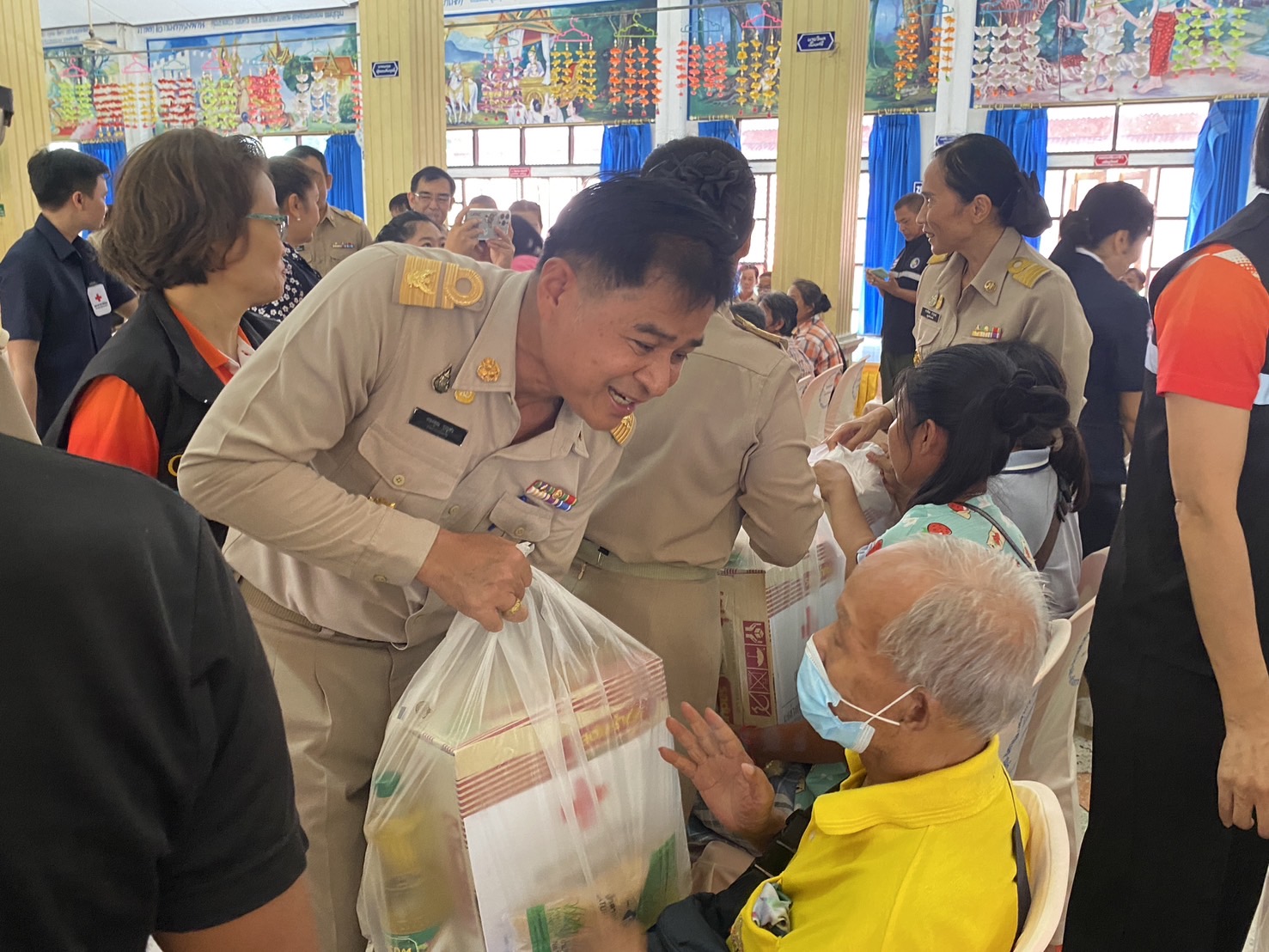 …พช.นครนายกร่วมโครงการ “หน่วยบำบัดทุกข์ บำรุงสุข สร้างรอยยิ้มและความปรองดองสมานฉันท์ให้ประชาชน จังหวัดนครนายก”