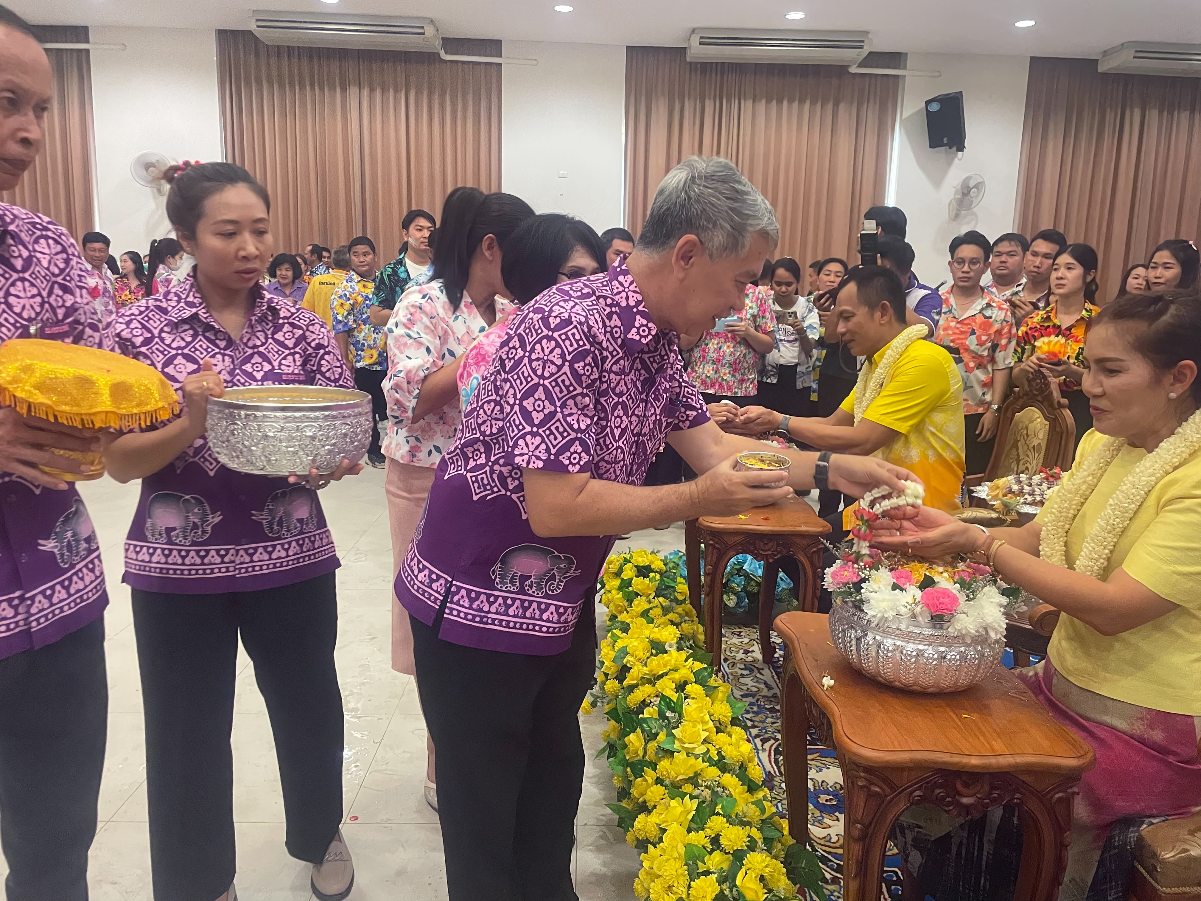 …พช.ร่วมกิจกรรมสืบสานประเพณี “รดน้ำดำหัวผู้ว่าราชการจังหวัดนครนายก” เนื่องในโอกาสเทศกาลสงกรานต์ จังหวัดนครนายก ประจำปี 2567