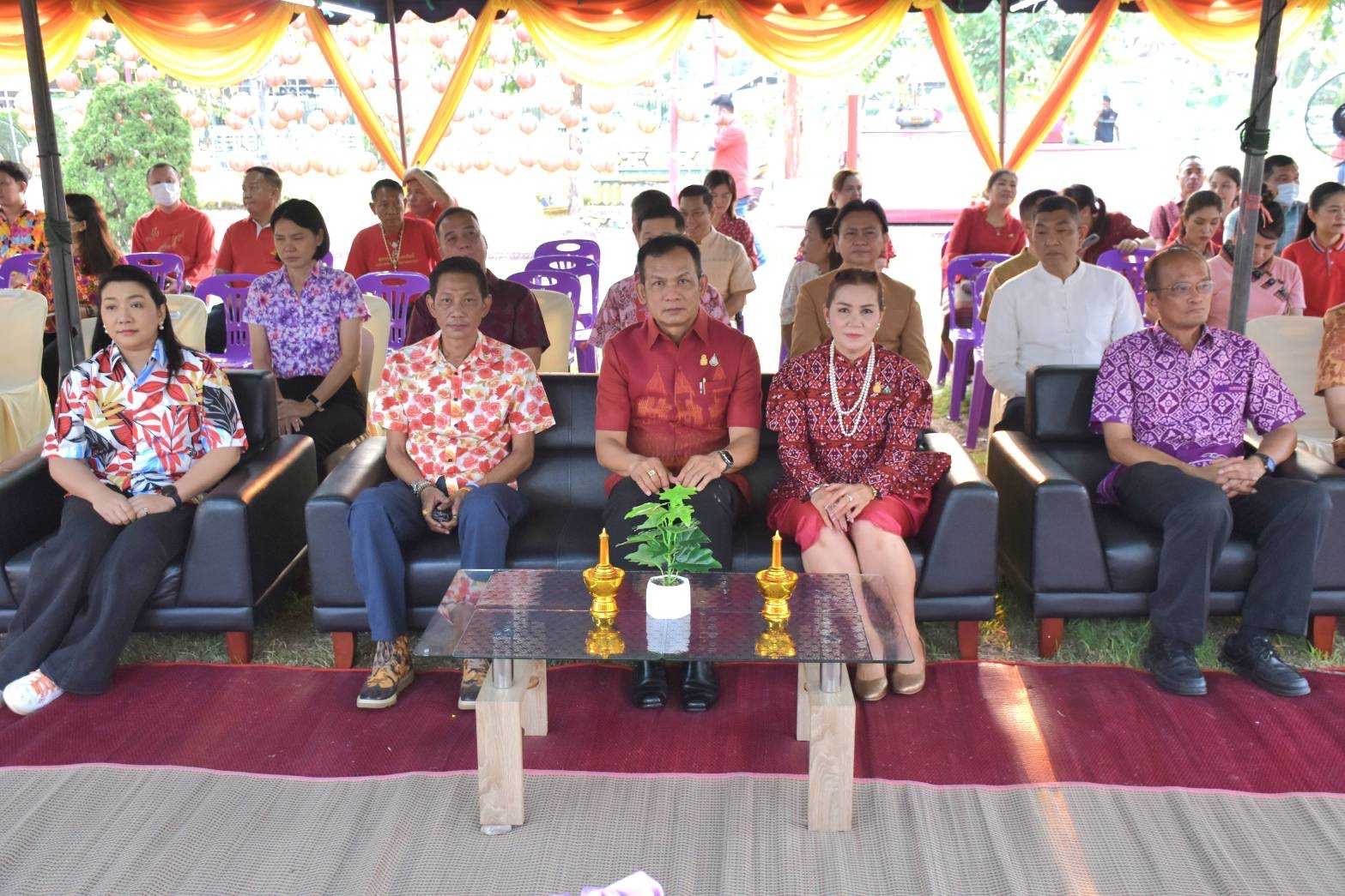 …พช นครนายก ร่วมพิธีเจริญพระพุทธมนต์ ทำบุญตักบาตร สืบสานประเพณีสงกรานต์ จังหวัดนครนายก ประจำปี 2567