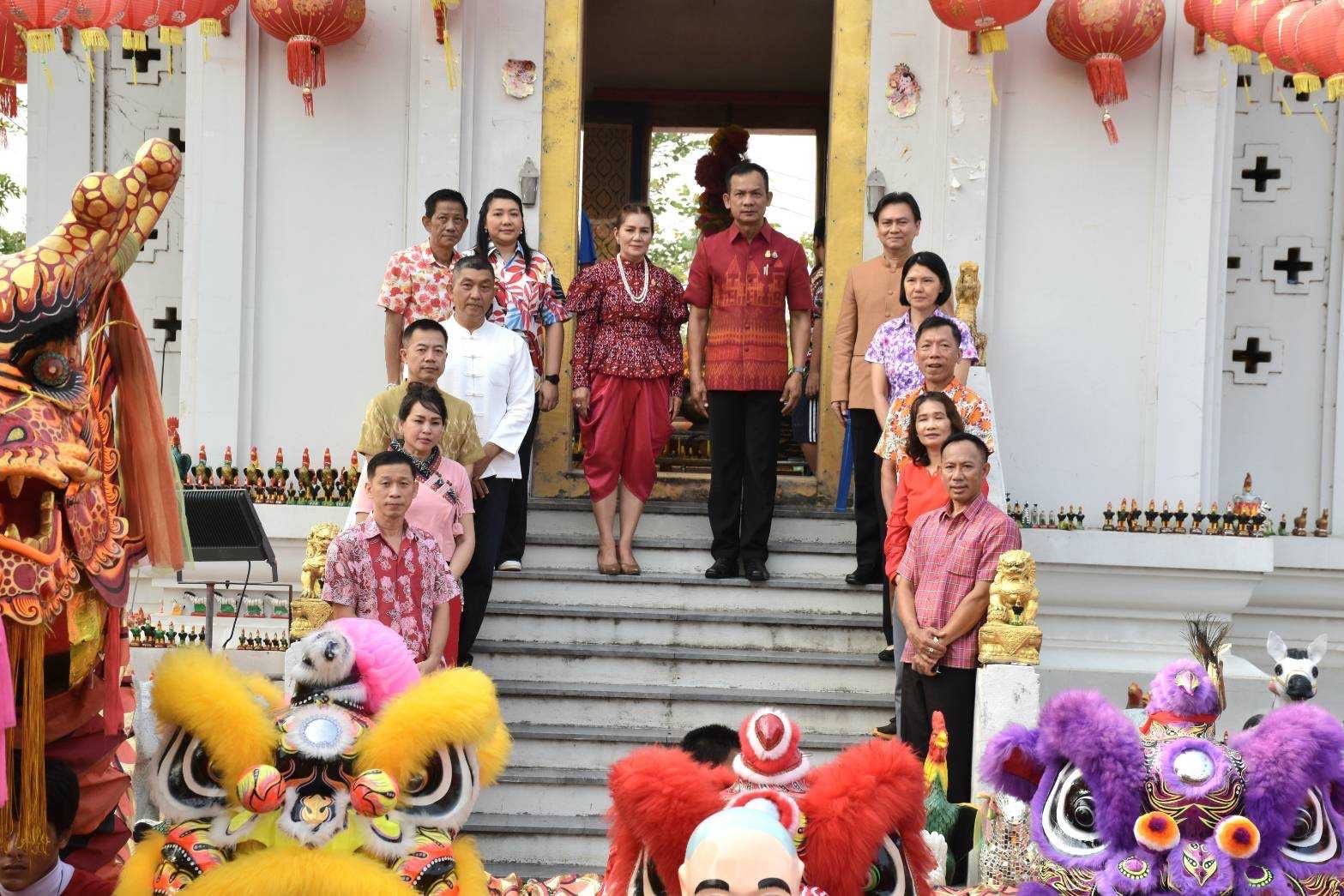 …พช นครนายก ร่วมพิธีเจริญพระพุทธมนต์ ทำบุญตักบาตร สืบสานประเพณีสงกรานต์ จังหวัดนครนายก ประจำปี 2567