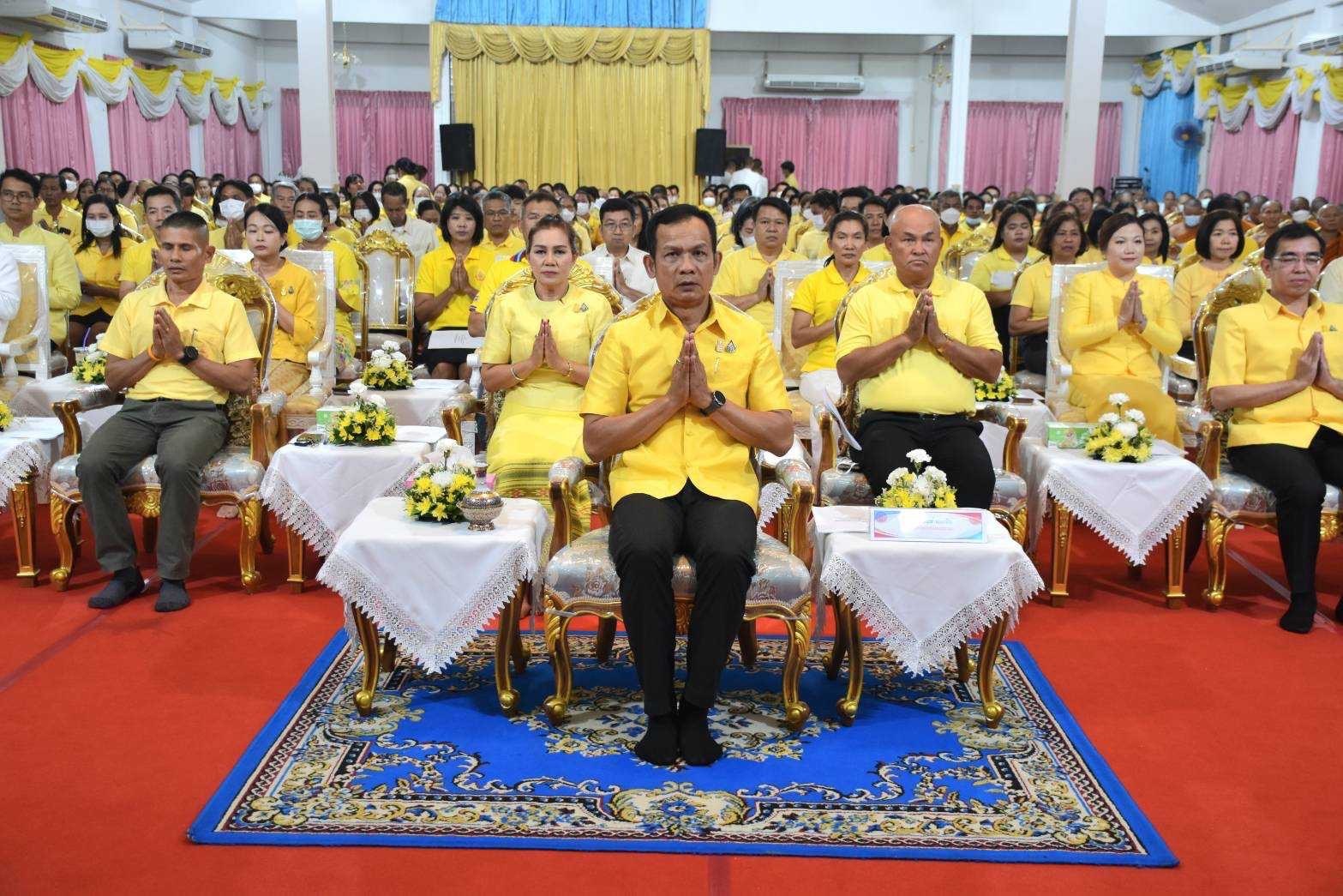 …พช.นครนายก ร่วมพิธีเจริญพระพุทธมนต์เฉลิมพระเกียรติถวายพระพรชัยมงคลแด่ พระบาทสมเด็จพระเจ้าอยู่หัวเนื่องในโอกาสวันเฉลิมพระชนมพรรษา 6 รอบ 28 กรกฎาคม 2567