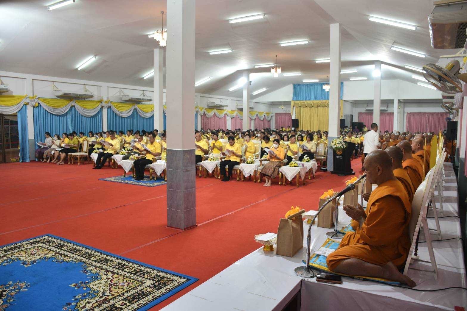 …พช.นครนายก ร่วมพิธีเจริญพระพุทธมนต์เฉลิมพระเกียรติถวายพระพรชัยมงคลแด่ พระบาทสมเด็จพระเจ้าอยู่หัวเนื่องในโอกาสวันเฉลิมพระชนมพรรษา 6 รอบ 28 กรกฎาคม 2567