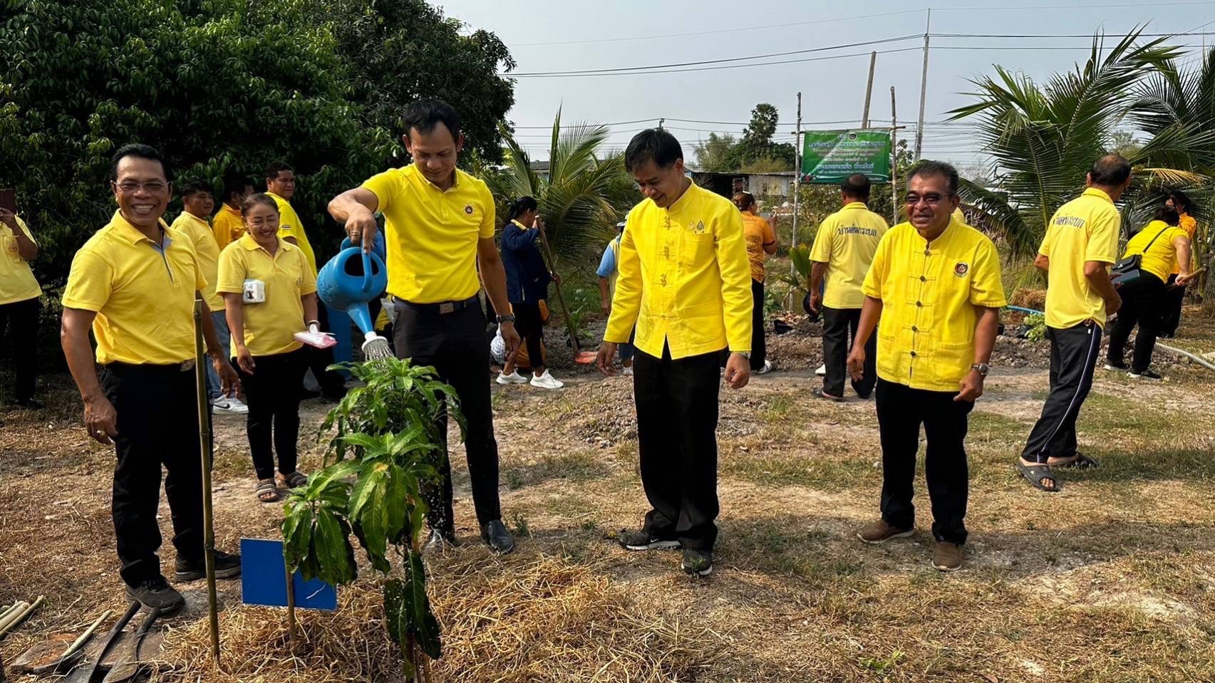 พช.นครนายก ร่วมกิจกรรมเอามื้อสามัคคี ทำความดี ถวายเป็นพระราชกุศล โครงการเฉลิมพระเกียรติพระบาทสมเด็จพระเจ้าอยู่หัว เนื่องในโอกาส มหามงคลเฉลิมพระชนมพรรษา 6 รอบ