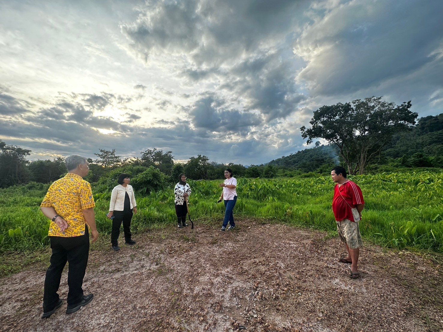 …พช.นครนายก : ติดตามการดำเนินงานโครงการบ้านห่วงใยจากใจ GLO ประจำปี 2566