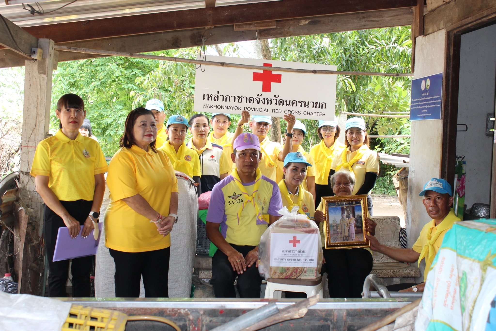 พช.นครนายกร่วมกิจกรรมโครงการเฉลิมพระเกียรติเนื่องในโอกาสมหามงคลพระชนมพรรษา 6 รอบ 72 พรรษา พระบาทสมเด็จพระเจ้าอยู่หัว เพื่อถวายเป็นพระราชกุศลรวมใจจิตอาสา ซ่อมแซมบ้านผู้ยากไร้ในพื้นที่จังหวัดนครนายก