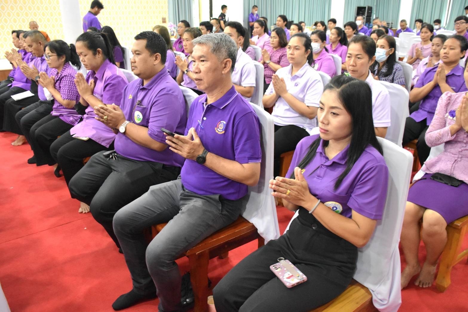 …พช.นครนายก ร่วมพิธีเจริญพระพุทธมนต์และเจริญจิตตภาวนา ถวายพระพรชัยมงคล แด่สมเด็จพระนางเจ้าฯ พระบรมราชินี เนื่องในโอกาสวันเฉลิมพระชนมพรรษา (3 มิถุนายน 2567)