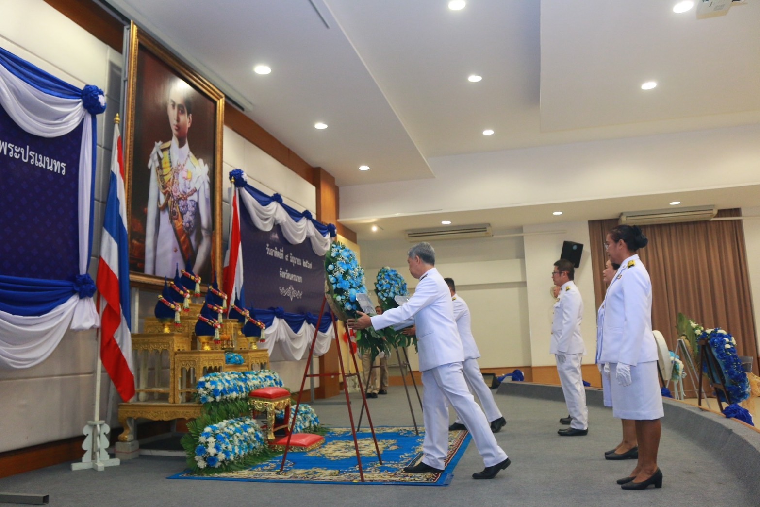 …พช.นครนายก ร่วมงานรัฐพิธี “วันที่ระลึกคล้ายวันสวรรคตพระบาทสมเด็จพระปรมินทรมหาอานันทมหิดล พระอัฐมรามาธิบดินทร” ประจำปี 2567