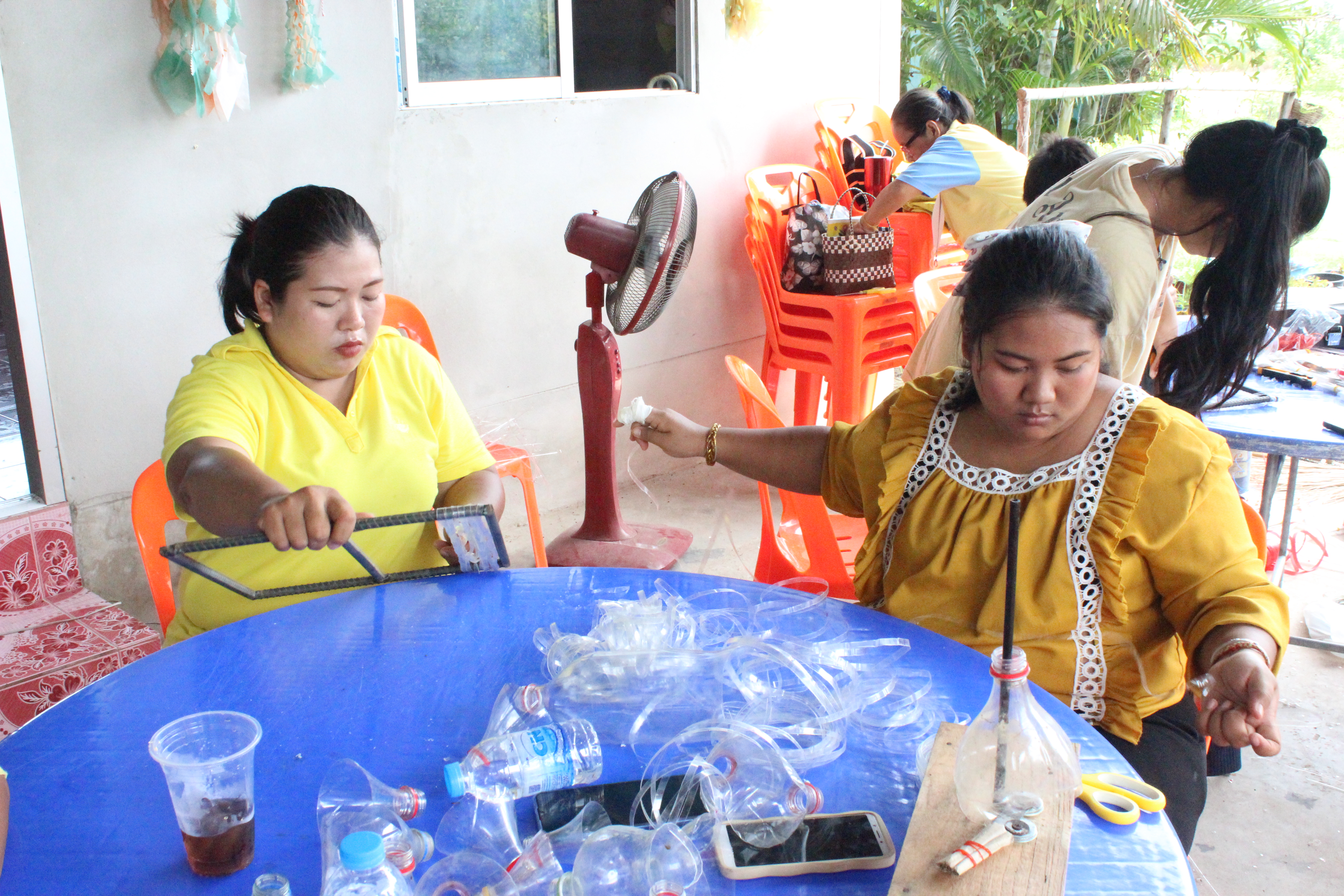 …พช.นครนายกจัดกิจกรรมเครือข่ายกองทุนแม่ของแผ่นดินระดับจังหวัด หนุนเสริมสัมมาชีพชุมชนแก่เยาวชนกลุ่มเสี่ยงหรือผู้ผ่านการบำบัดวันที่ 2