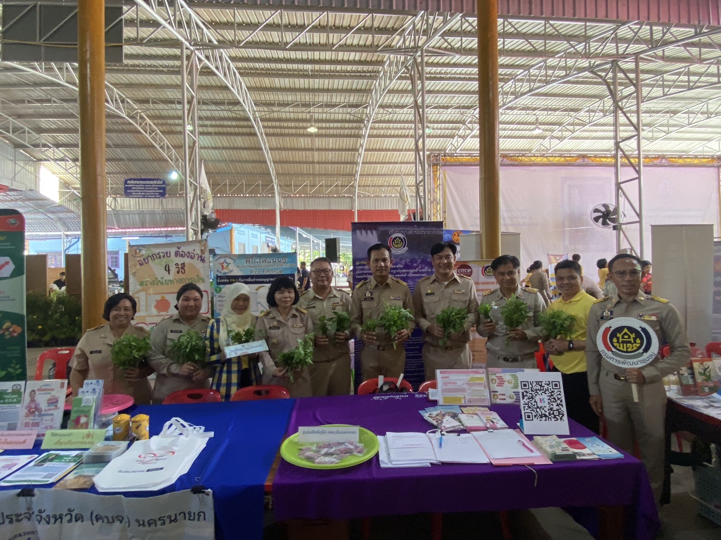 …พช.นครนายกร่วมโครงการ “หน่วยบำบัดทุกข์ บำรุงสุข สร้างรอยยิ้มและความปรองดองสมานฉันท์ให้ประชาชน จังหวัดนครนายก”