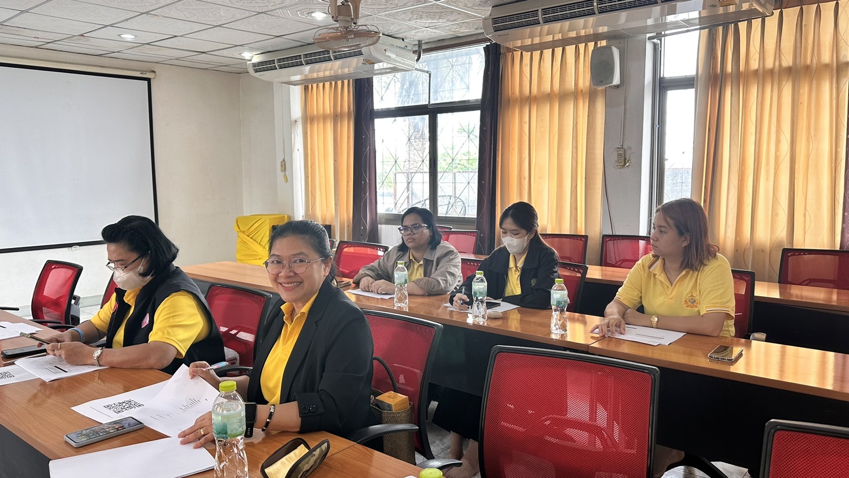 …พช.นครนายก จัดประชุมหารือการขับเคลื่อนการดำเนินงานขจัดความยากจนและพัฒนาคนทุกช่วงวัยฯ จังหวัดนครนายก แบบบูรณาการ ด้วย Google Form