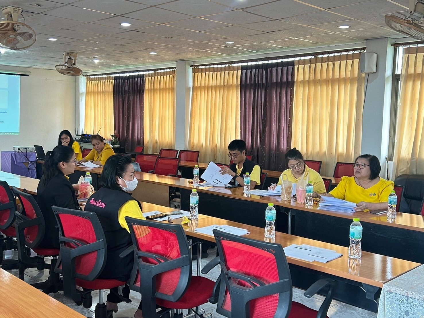 …พช.นครนายก จัดประชุมหารือการขับเคลื่อนการดำเนินงานขจัดความยากจนและพัฒนาคนทุกช่วงวัยฯ จังหวัดนครนายก แบบบูรณาการ ด้วย Google Form