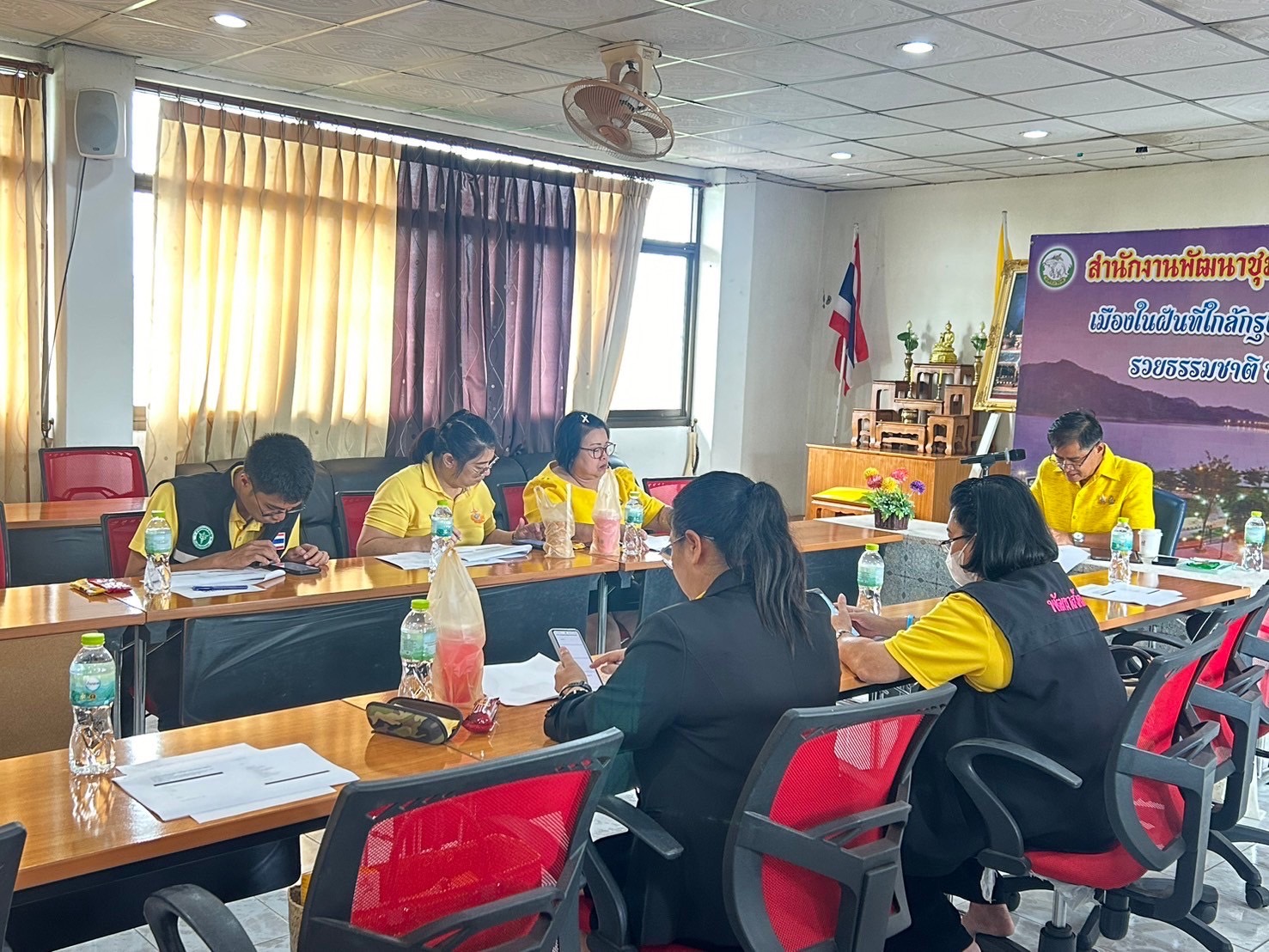 …พช.นครนายก จัดประชุมหารือการขับเคลื่อนการดำเนินงานขจัดความยากจนและพัฒนาคนทุกช่วงวัยฯ จังหวัดนครนายก แบบบูรณาการ ด้วย Google Form