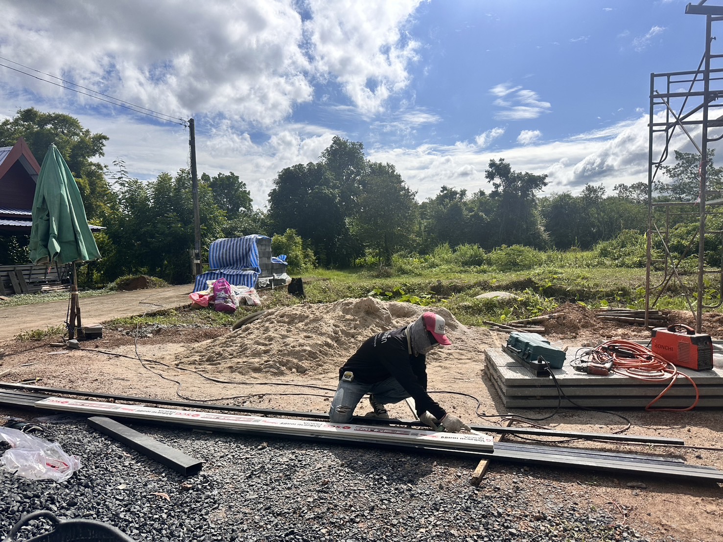 …พช.นครนายก ลงพื้นที่ติดตามการดำเนินงานโครงการบ้านห่วงใยจากใจ GLO ประจำปี 2566