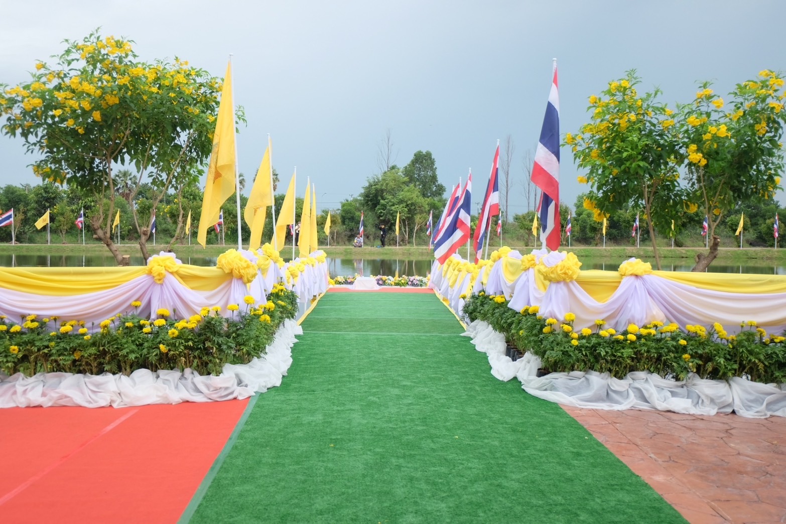 …พช.นครนายก ร่วมพิธีพลีกรรมตักน้ำจากแหล่งน้ำศักดิ์สิทธิ์ของจังหวัดนครนายก