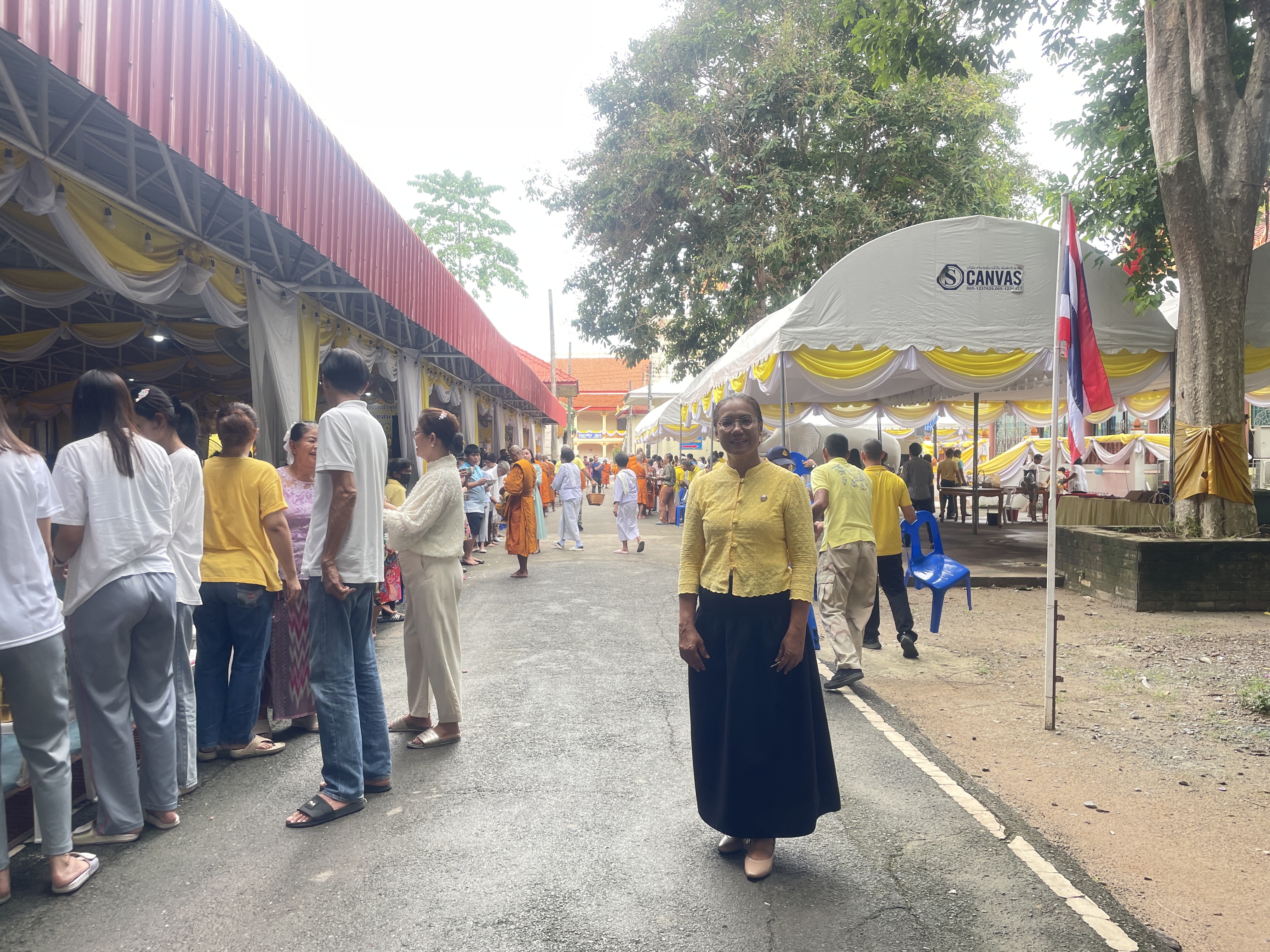 …พช.นครนายก ร่วมเป็นเจ้าภาพถวายภัตตาหารเพล โครงการบรรพชาอุปสมบทเฉลิมพระเกียรติพระบาทสมเด็จพระเจ้าอยู่หัว เนื่องในโอกาสมหามงคลเฉลิมพระชนมพรรษา 6 รอบ