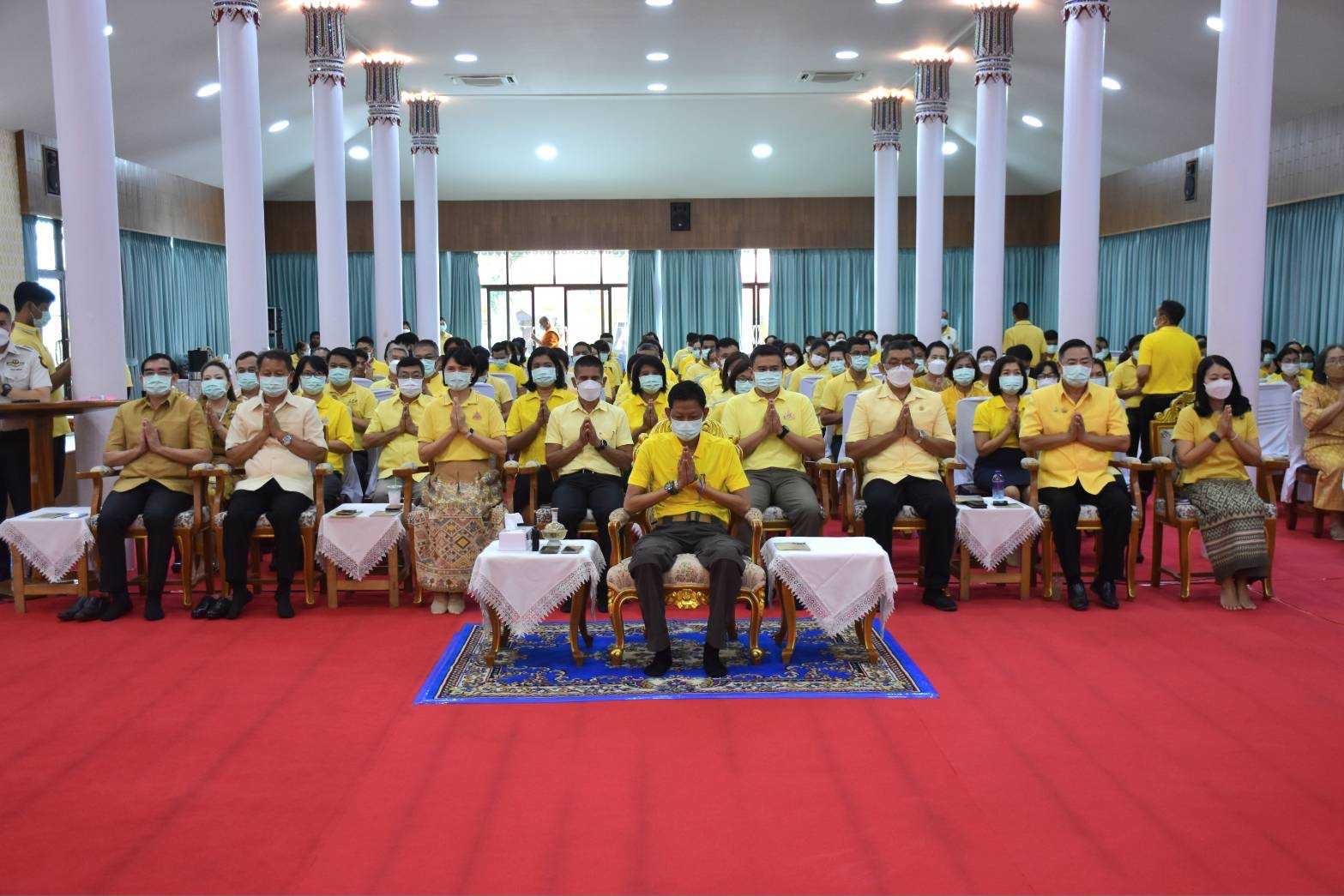 …พช.นครนายก ร่วมพิธีเจริญพระพุทธมนต์และเจริญจิตตภาวนา ถวายเป็นพระราชกุศล เนื่องในโอกาสวันเฉลิมพระชนมพรรษาของพระบาทสมเด็จพระเจ้าอยู่หัว และพระบรมวงศานุวงศ์ ประจำปี พ.ศ. 2567