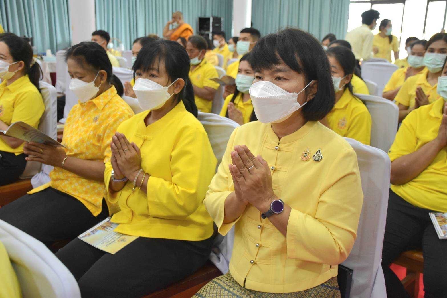 …พช.นครนายก ร่วมพิธีเจริญพระพุทธมนต์และเจริญจิตตภาวนา ถวายเป็นพระราชกุศล เนื่องในโอกาสวันเฉลิมพระชนมพรรษาของพระบาทสมเด็จพระเจ้าอยู่หัว และพระบรมวงศานุวงศ์ ประจำปี พ.ศ. 2567