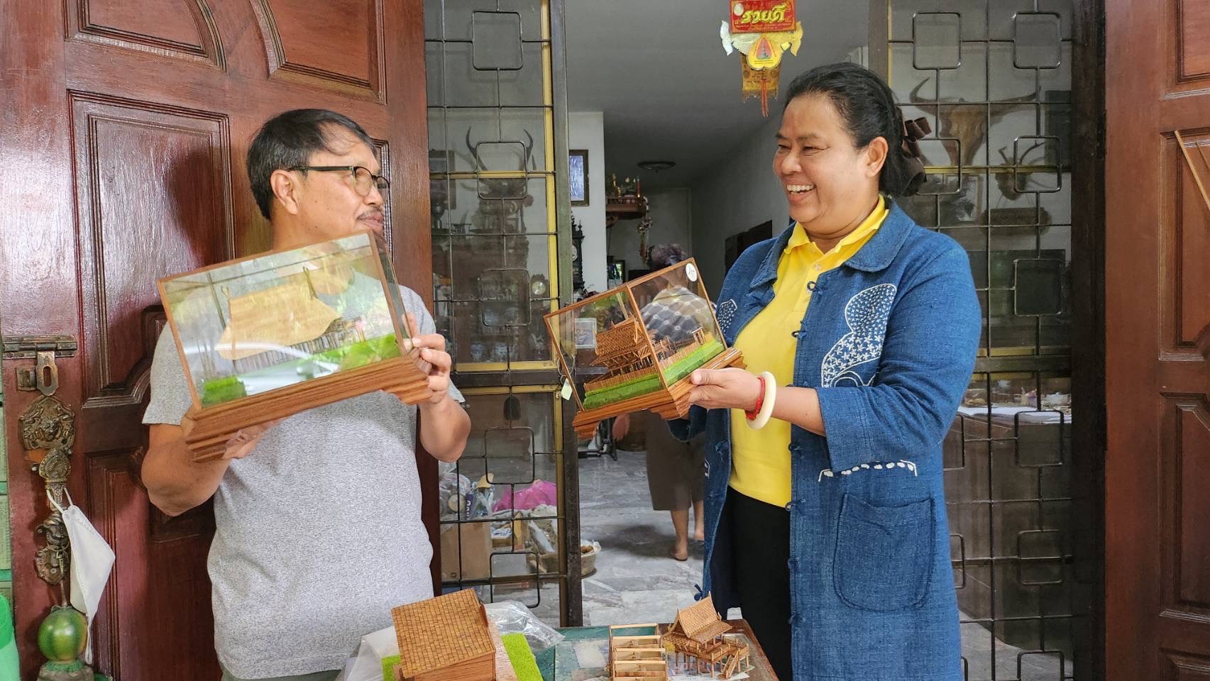 …พช.นครนายก ร่วมลงพื้นที่ติดตามการดำเนินงานกลุ่มประดิษฐ์บ้านเรือนไทยจำลอง