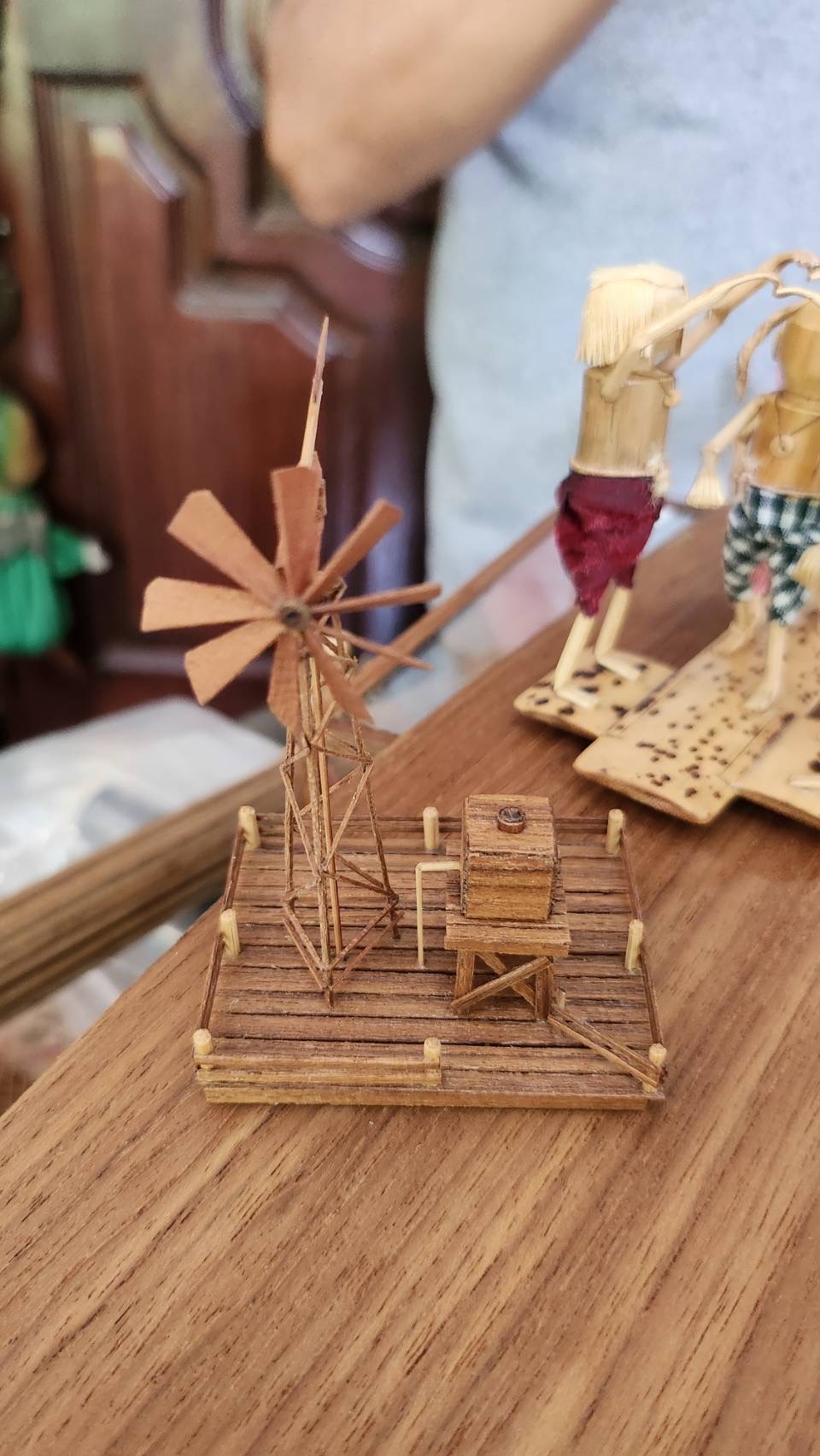 …พช.นครนายก ร่วมลงพื้นที่ติดตามการดำเนินงานกลุ่มประดิษฐ์บ้านเรือนไทยจำลอง