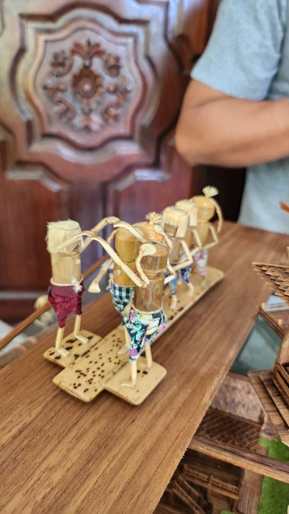 …พช.นครนายก ร่วมลงพื้นที่ติดตามการดำเนินงานกลุ่มประดิษฐ์บ้านเรือนไทยจำลอง