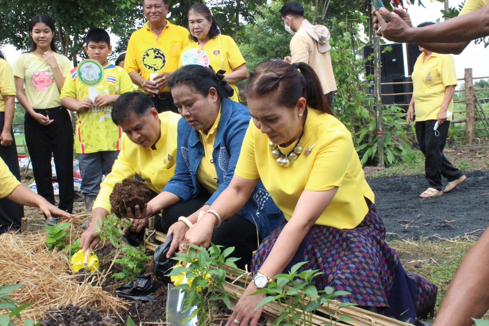 …พช.นครนายก ขับเคลื่อนกิจกรรม โคก หนอง นา อารยเกษตร เฉลิมพระเกียรติ พระบาทสมเด็จพระเจ้าอยู่หัวเนื่องในโอกาสพระราชพิธีมหามงคลเฉลิมพระชนมพรรษา ๖ รอบ ๒๘ กรกฎาคม ๒๕๖๗