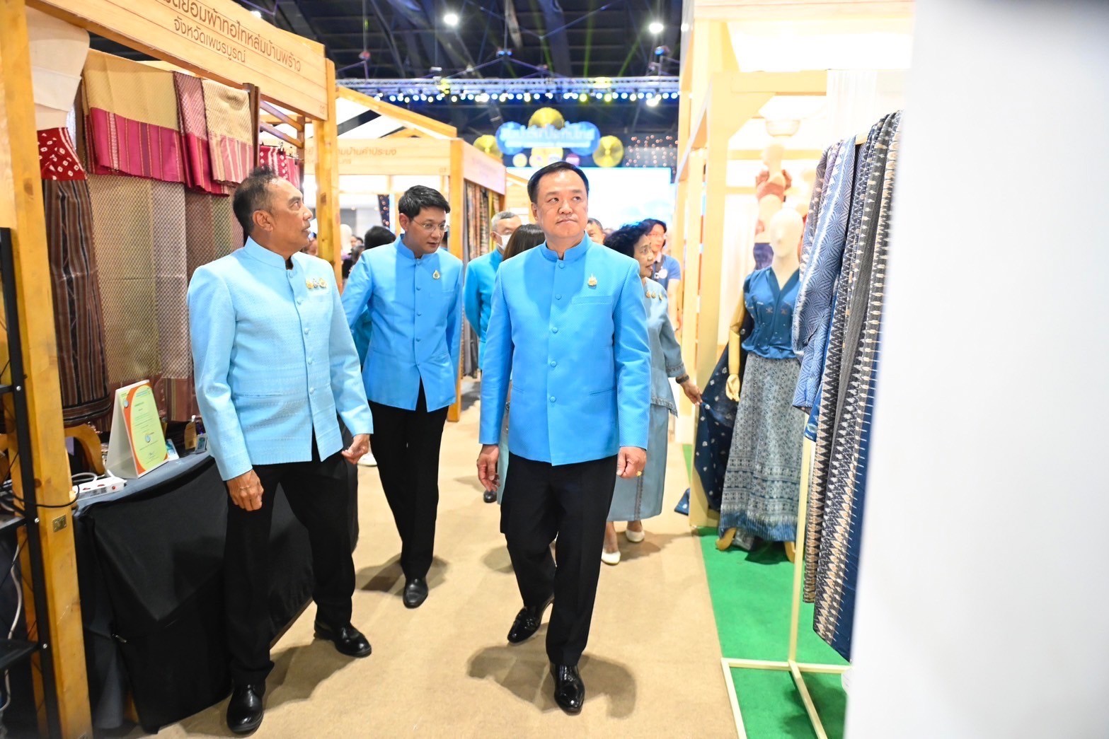 …เปิดงานสุดยิ่งใหญ่งาน “ศิลปาชีพประทีปไทย OTOP หลอมดวงใจ ด้วยพระบารมี 2567”