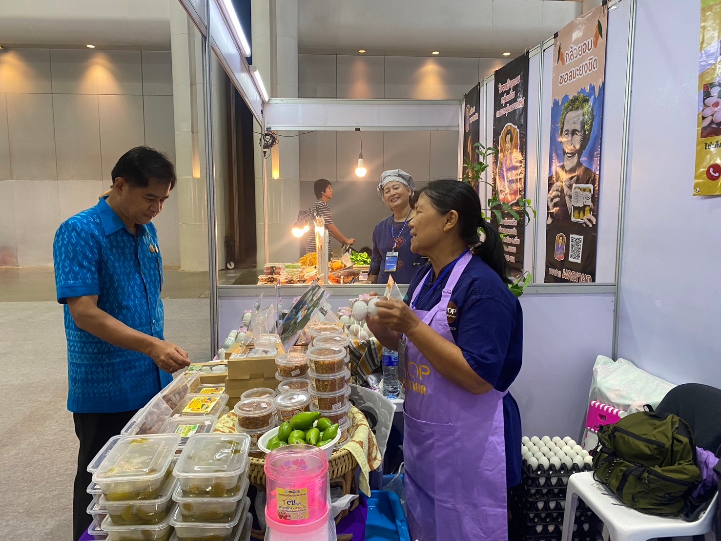 📣📣 พช.นครนายก ยกทัพผู้ประกอบการ OTOP เข้าเมืองกรุงร่วมจำหน่ายสินค้างาน ศิลปาชีพ ประทีปไทย OTOP หลอมดวงใจ ด้วยพระบารมี