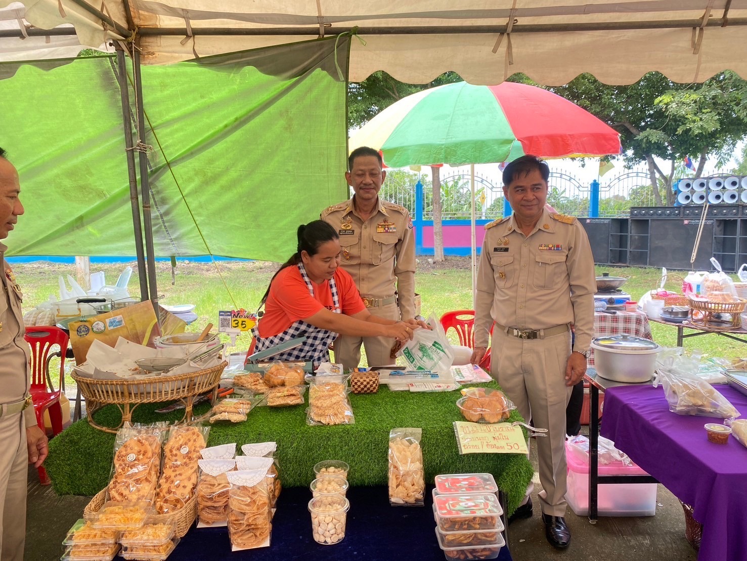 …พช.นครนายกร่วมโครงการ “หน่วยบำบัดทุกข์ บำรุงสุข สร้างรอยยิ้มและความปรองดองสมานฉันท์ให้ประชาชน จังหวัดนครนายก”