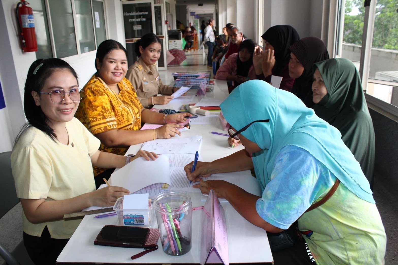 …พช.นครนายก ทำสัญญากู้ยืมเงินกองทุนพัฒนาบทบาทสตรีให้กับกลุ่มอาชีพสมาชิกสตรีที่ได้รับอนุมัติโครงการ ประเภทเงินทุนหมุนเวียน (เงินกู้)