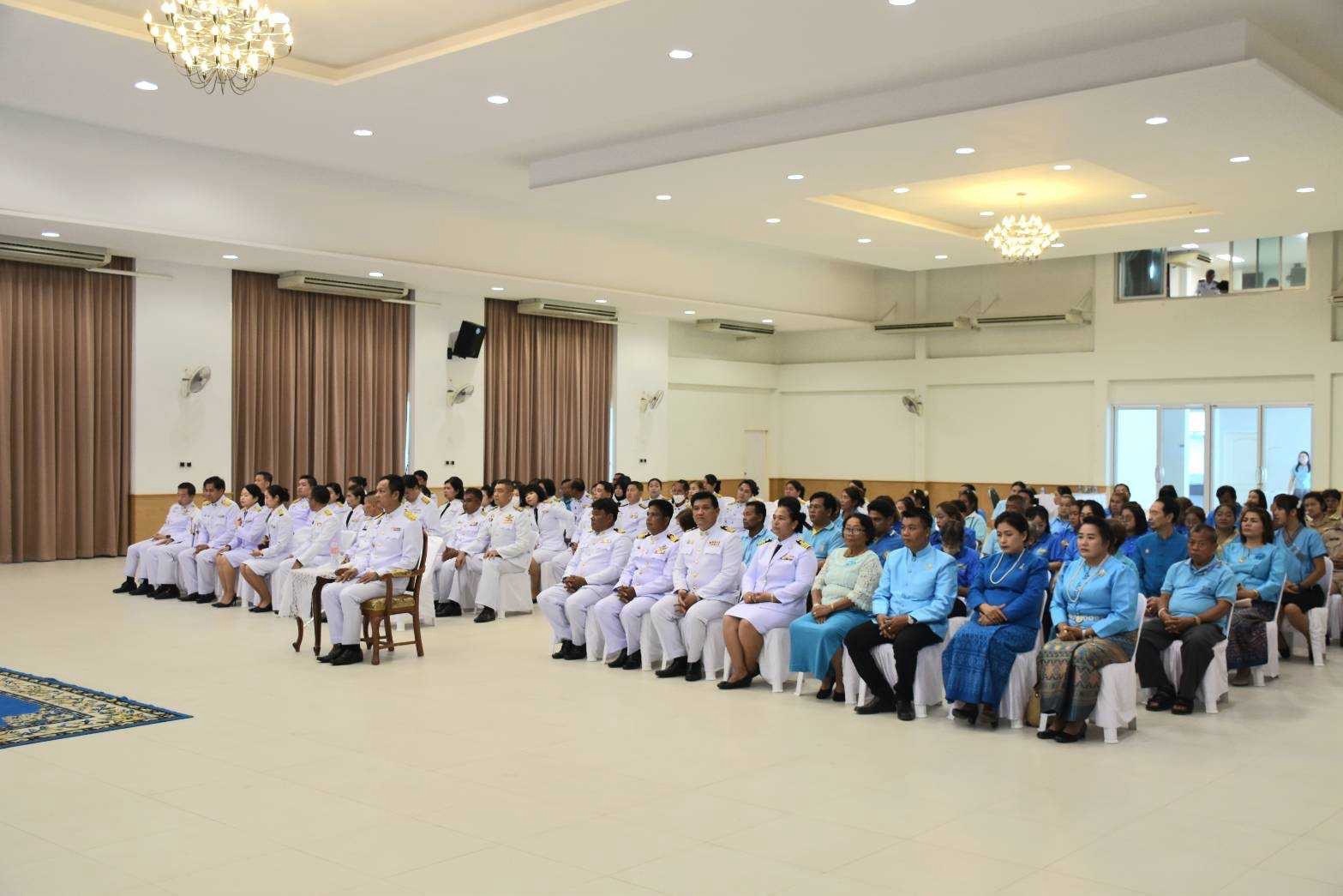 …จังหวัดนครนายก จัดพิธีมอบเงินพระราชทานขวัญถุงกองทุนแม่ของแผ่นดิน ประจำปี 2567 “ใต้ร่มพระบารมี 20 ปี กองทุนแม่ของแผ่นดิน ทุนตั้งต้นแห่งความดีงามในการป้องกันและแก้ไขปัญหายาเสพติด จังหวัดนครนายก ประจำปี 2567 ”