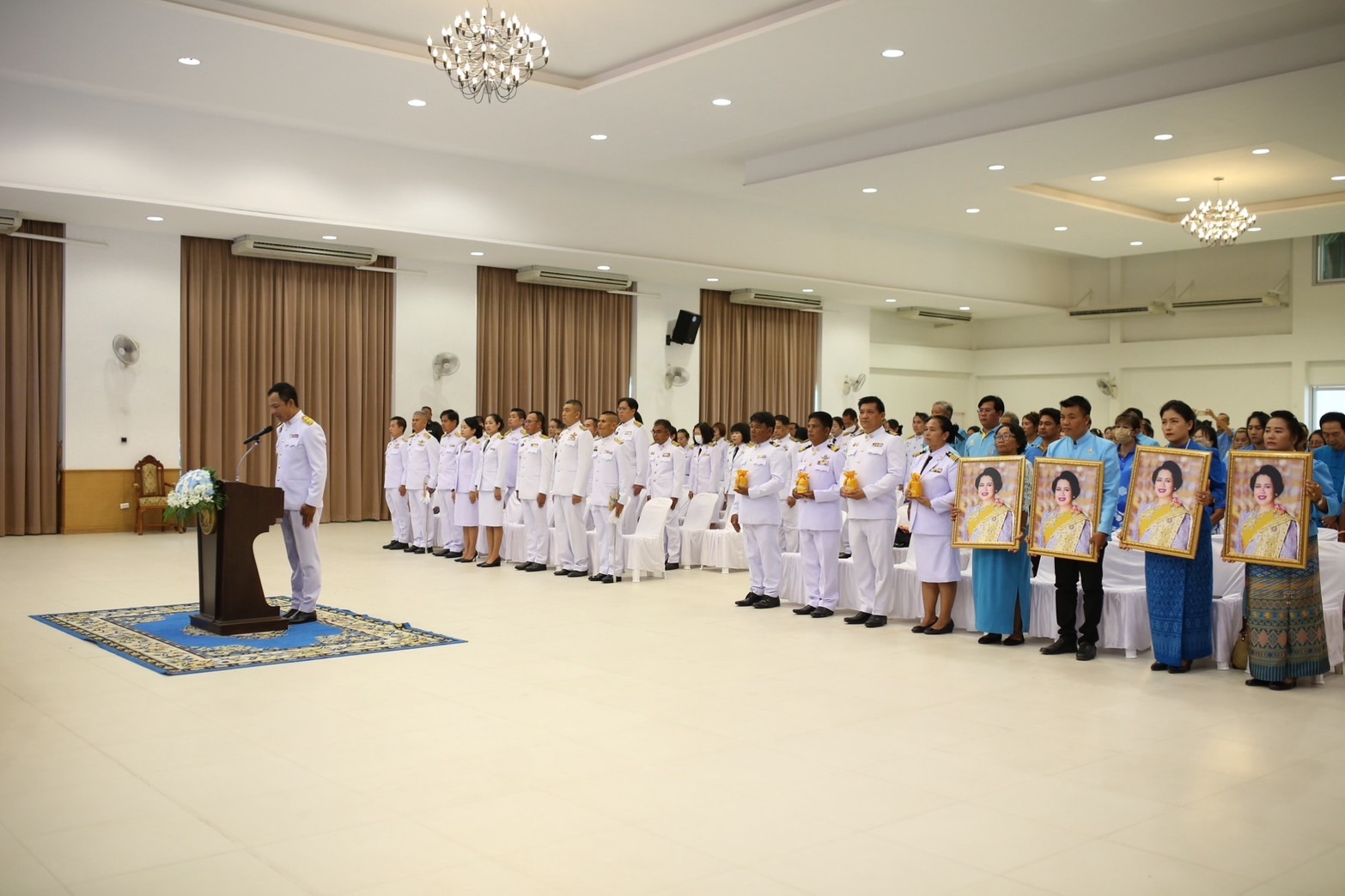 …จังหวัดนครนายก จัดพิธีมอบเงินพระราชทานขวัญถุงกองทุนแม่ของแผ่นดิน ประจำปี 2567 “ใต้ร่มพระบารมี 20 ปี กองทุนแม่ของแผ่นดิน ทุนตั้งต้นแห่งความดีงามในการป้องกันและแก้ไขปัญหายาเสพติด จังหวัดนครนายก ประจำปี 2567 ”