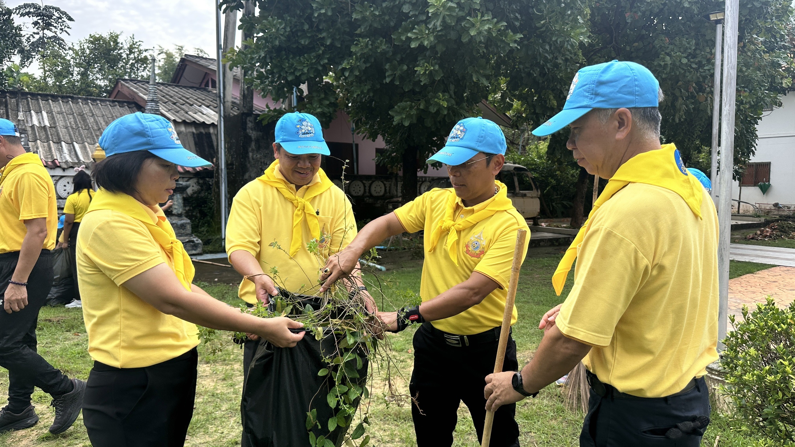 …พช.นครนายก : ร่วมกิจกรรมจิตอาสาพัฒนา เนื่องในวันนวมินทรมหาราช 13 ตุลาคม 2567