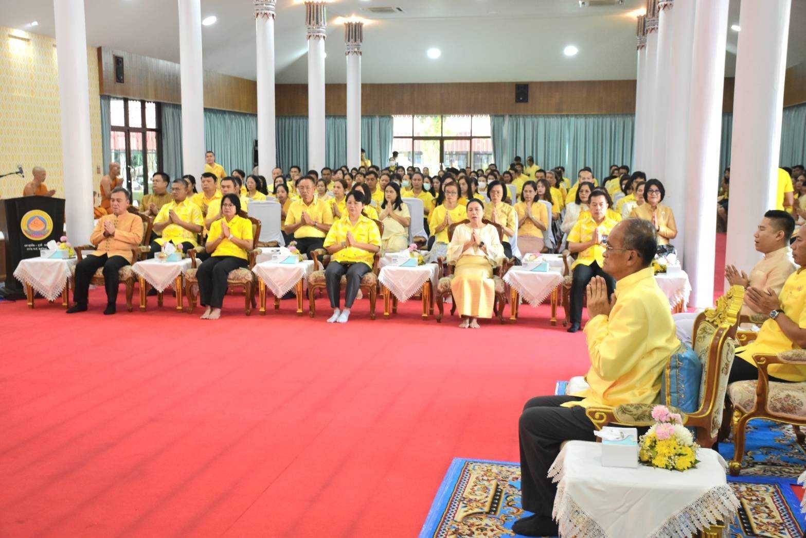 …พช.นครนายก ร่วมพิธีทำบุญตักบาตรเทโวโรหนะ (ตักบาตรข้าวสารอาหารแห้ง) เนื่องในวันออกพรรษา ประจำปี 2567