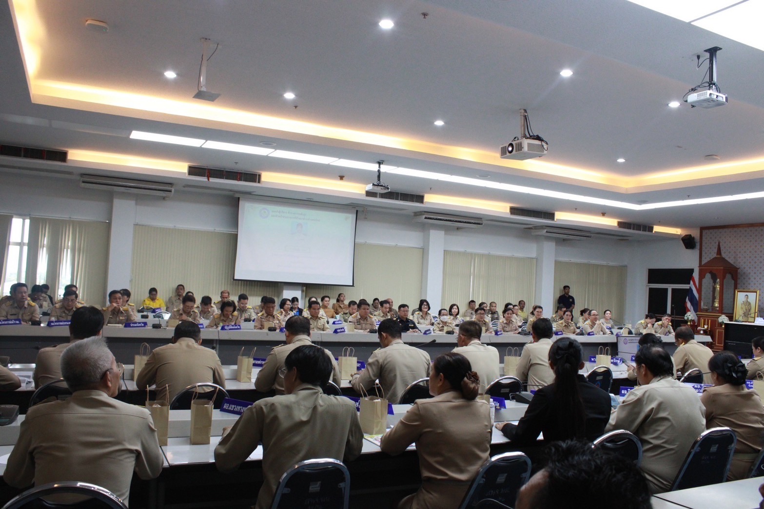 ..พช.นครนายก ร่วมประชุมกรมการจังหวัด และหัวหน้าส่วนราชการ ประจำจังหวัดนครนายก ประจำเดือนตุลาคม 2567